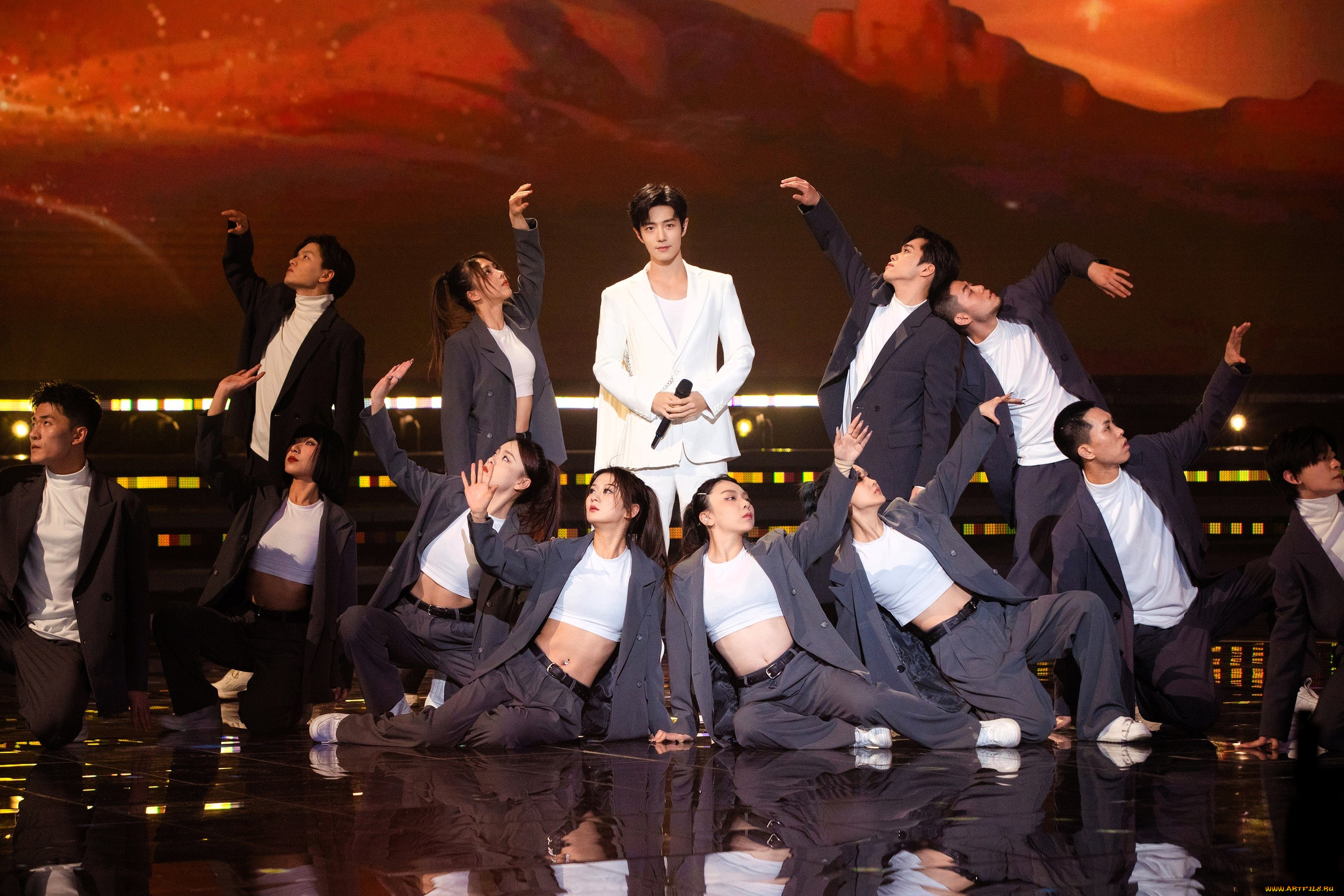 разное, знаменитости, сяо, чжань, костюм, микрофон, подтанцовка