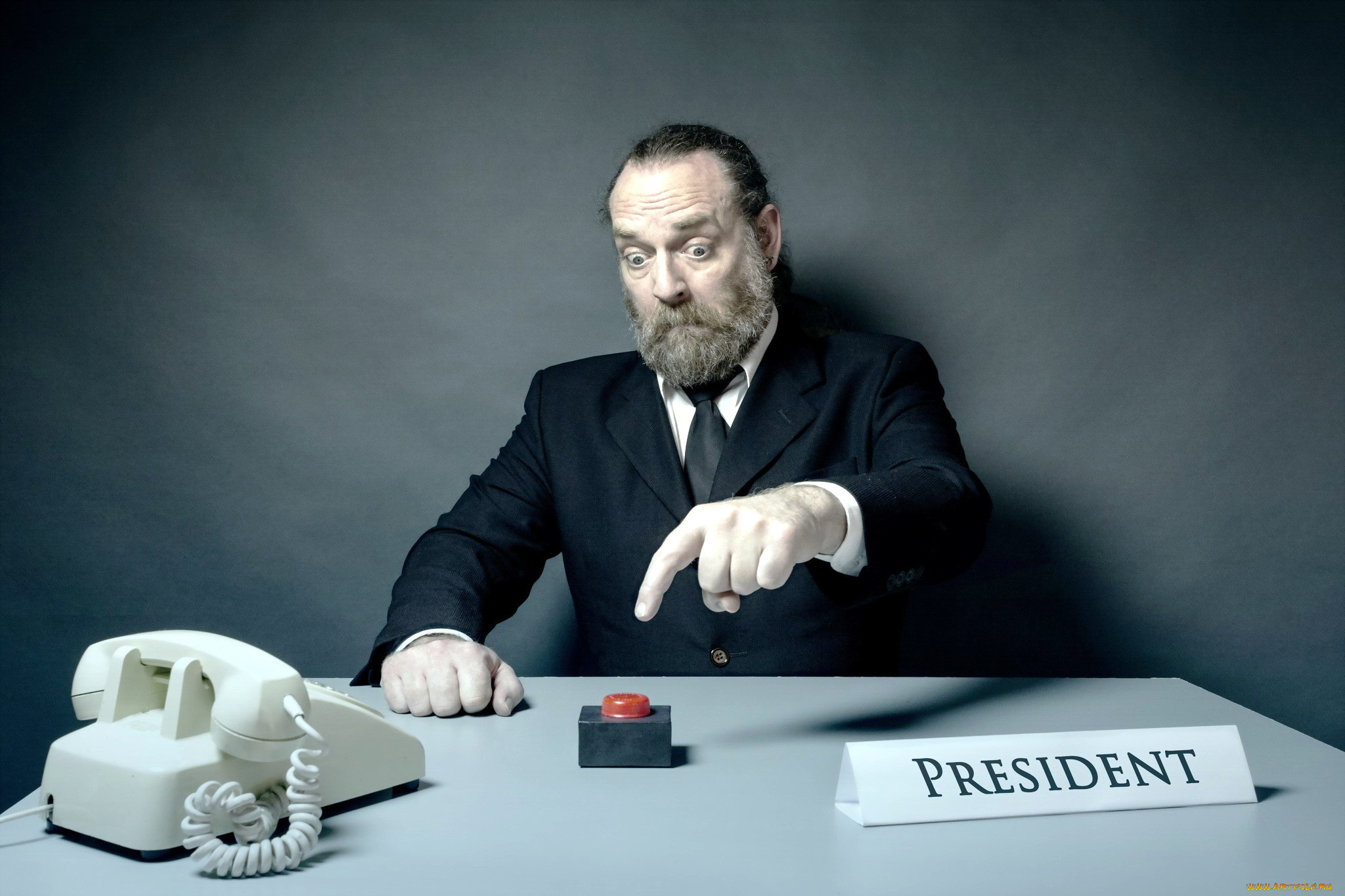 юмор, и, приколы, табличка, мужчина, кнопка, телефон