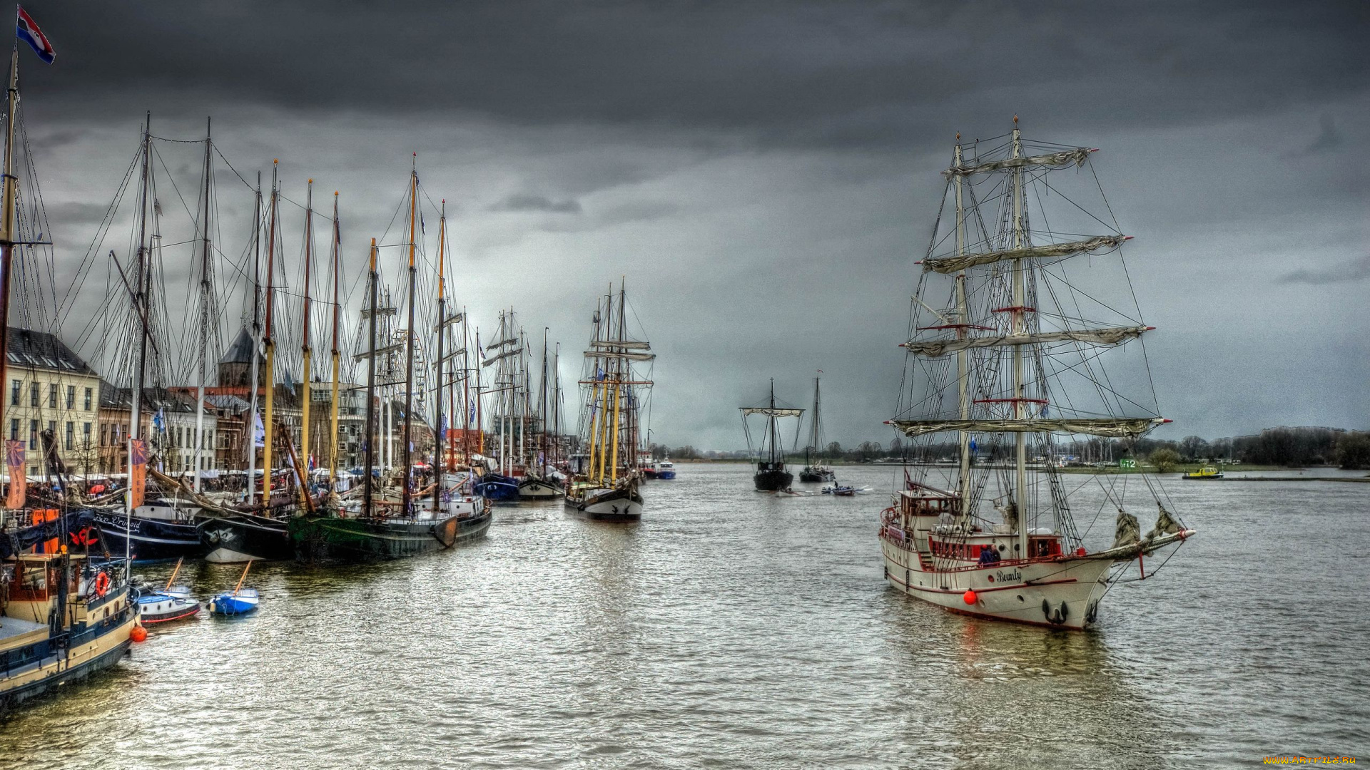 корабли, парусники