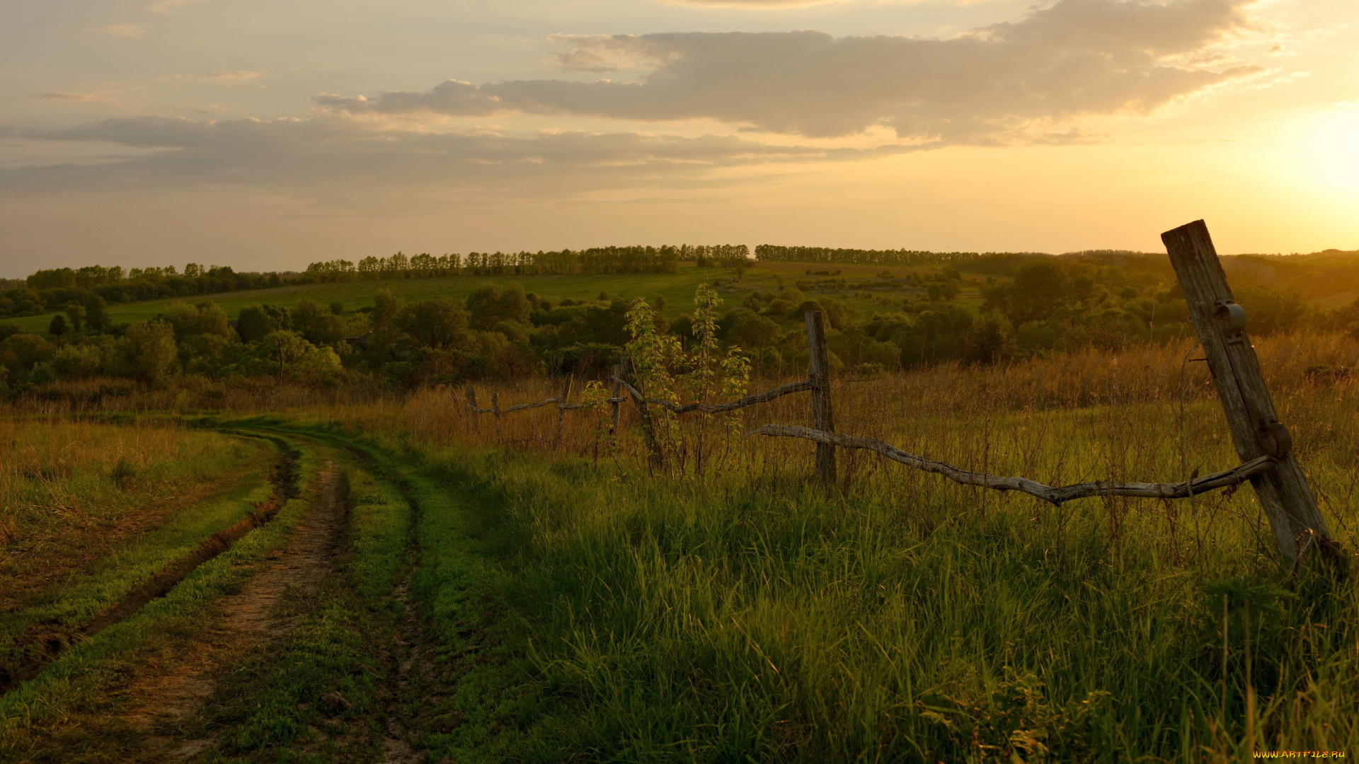 природа, дороги, изгородь, туучи, солнце, дорога, трава, поле