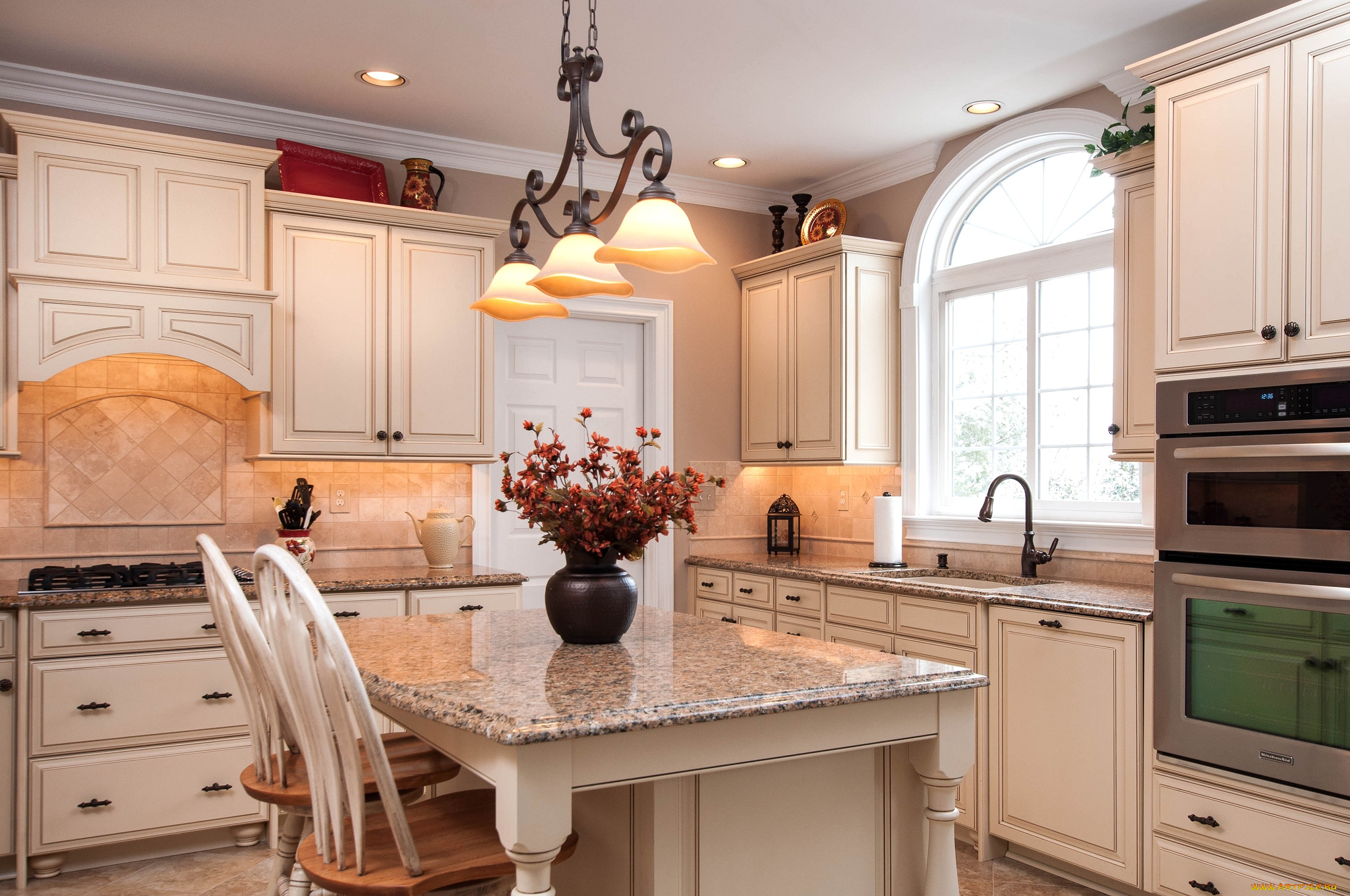 интерьер, кухня, люстра, плита, стол, букет