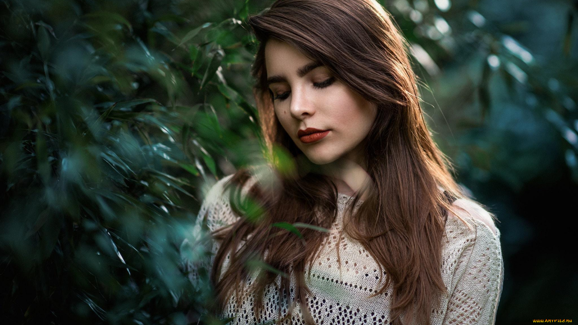 девушки, -unsort, , брюнетки, темноволосые, ветки, свитер, родинка, шатенка