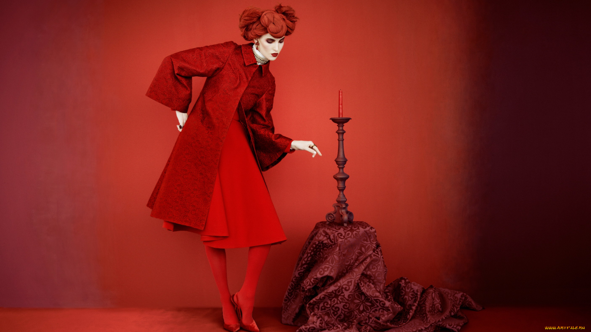 девушки, -, рыжеволосые, и, разноцветные, ruby, aldridge, пальто, свеча, подсвечник, ткань