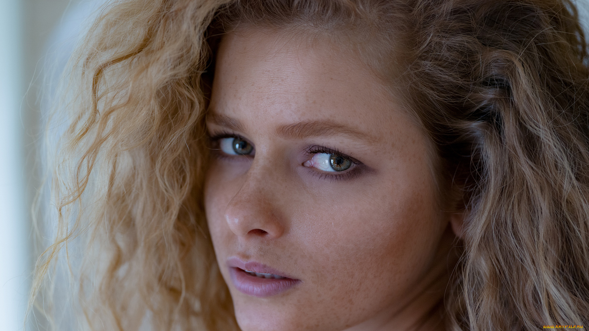 julia, yaroshenko, девушки, юлия, ярошенко, julia, yaroshenko, девушка, портрет, лицо, причёска, модель, красавица, красотка, рыжеволосая, поза, веснушки, взгляд, сексуальная