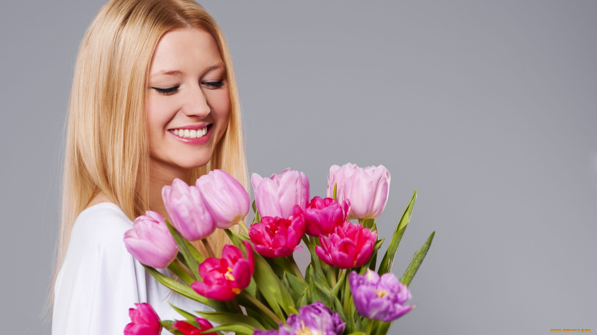 девушки, -, блондинки, , светловолосые, блондинка, улыбка, букет, тюльпаны