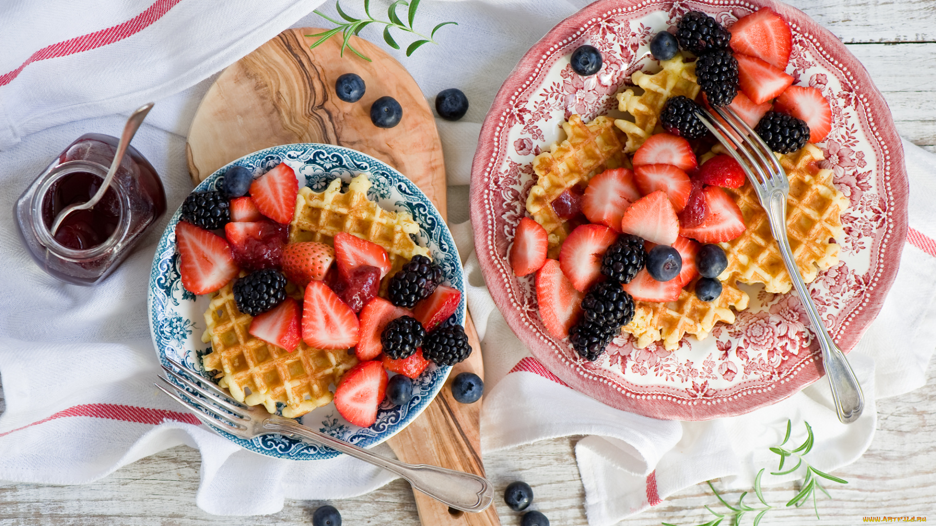 еда, мороженое, , десерты, ягоды, вафли, джем, голубика, ежевика, клубника