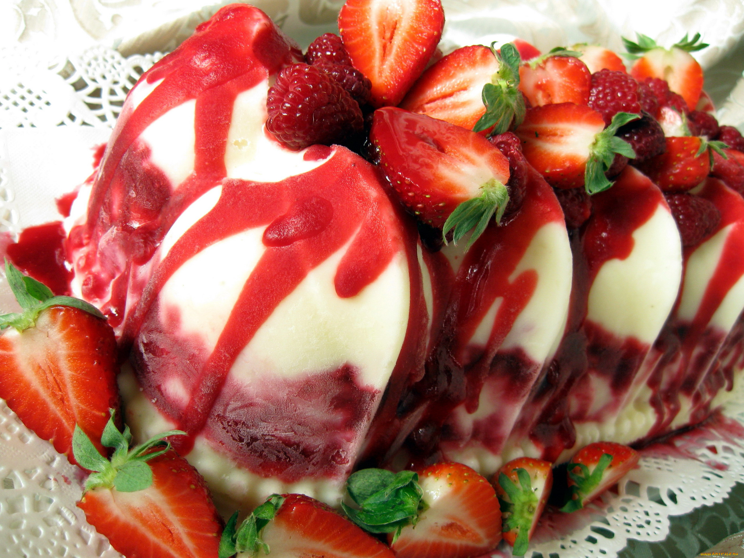 еда, мороженое, , десерты, сироп, клубника