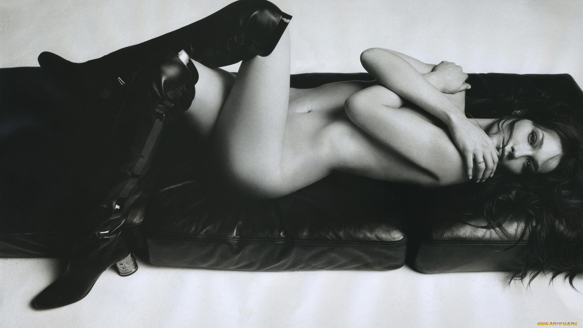 девушки, -unsort, , черно-белые, обои, брюнетка, модель, сапоги, черно-белая