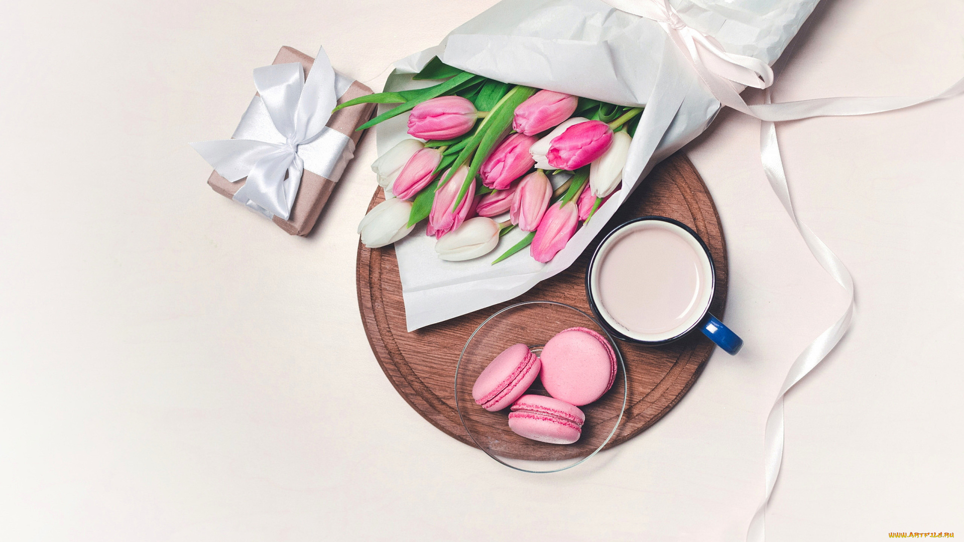 праздничные, подарки, и, коробочки, тюльпаны, макаруны, подарок, лента, бант