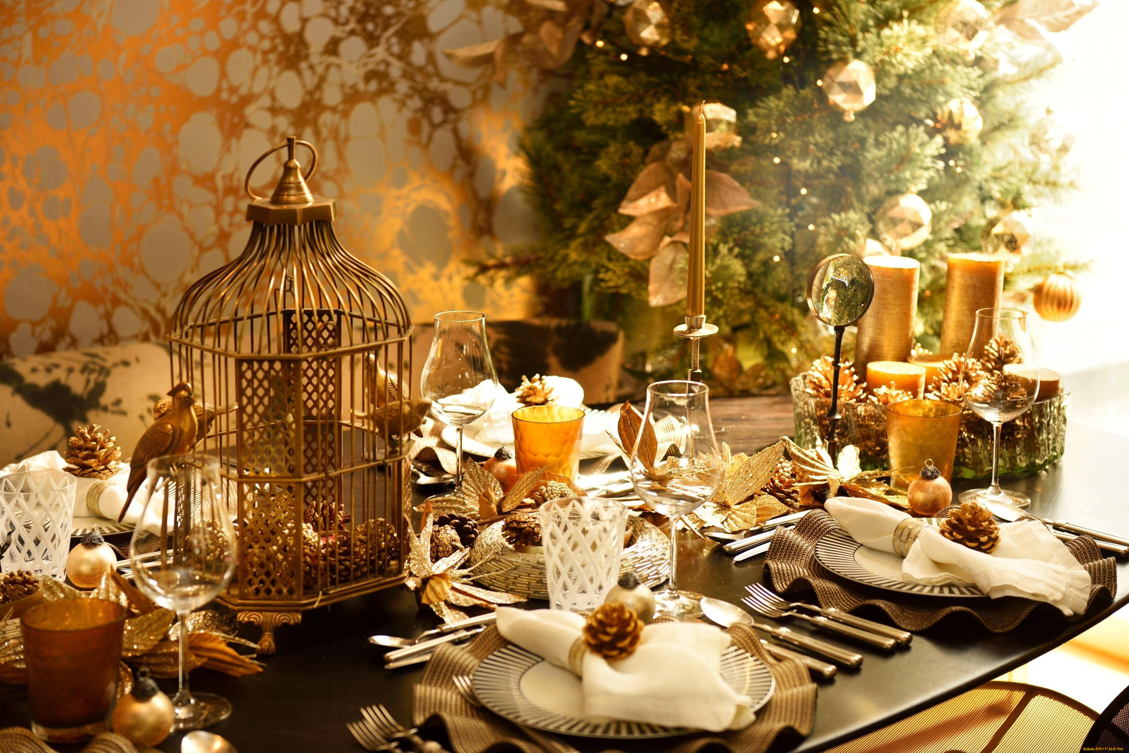праздничные, сервировка, шишки, приборы, свечи, елка