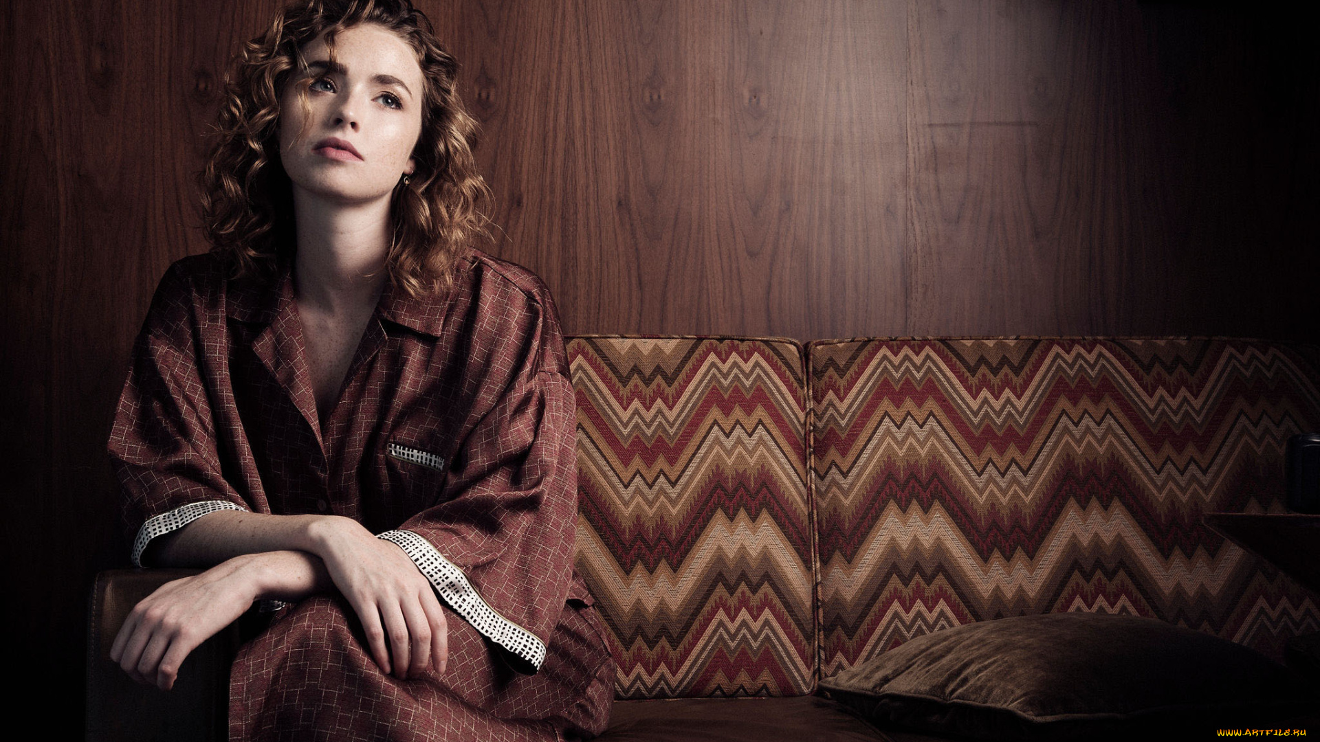 freya, mavor, , 2019, девушки, -unsort, , брюнетки, темноволосые, знаменитости, диван, фрея, мейвор, шотландская, актриса