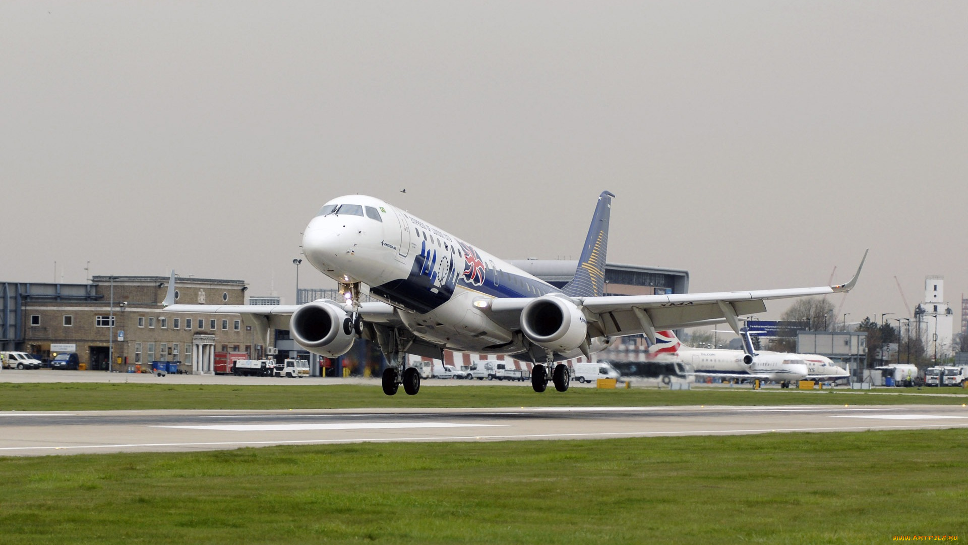 авиация, пассажирские, самолёты, взлет, аэропорт, полоса, лайнер