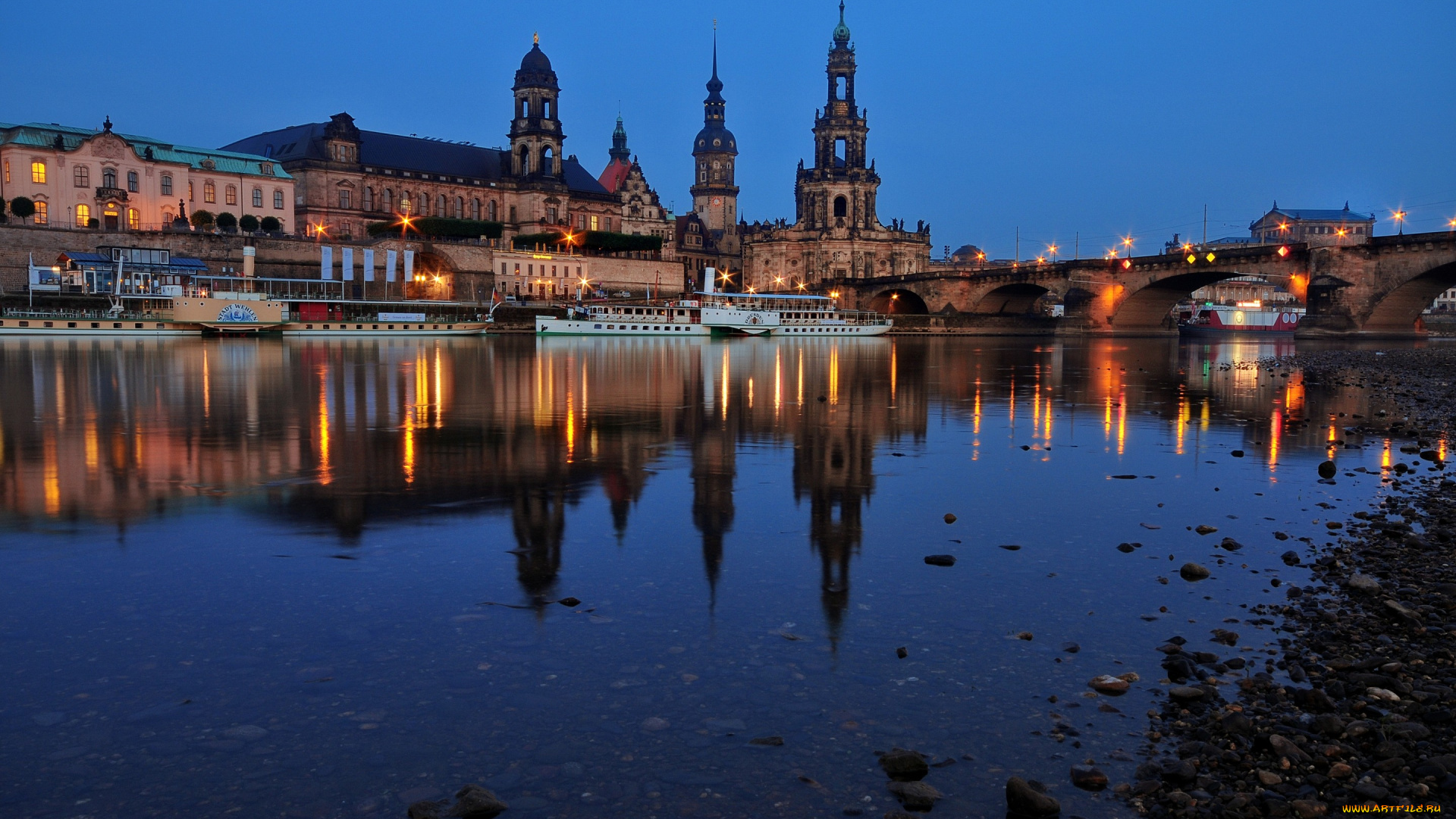 города, дрезден, , германия, здания, мост, река, dresden, башни, архитектура, ночь, огни, отражение, теплоходы