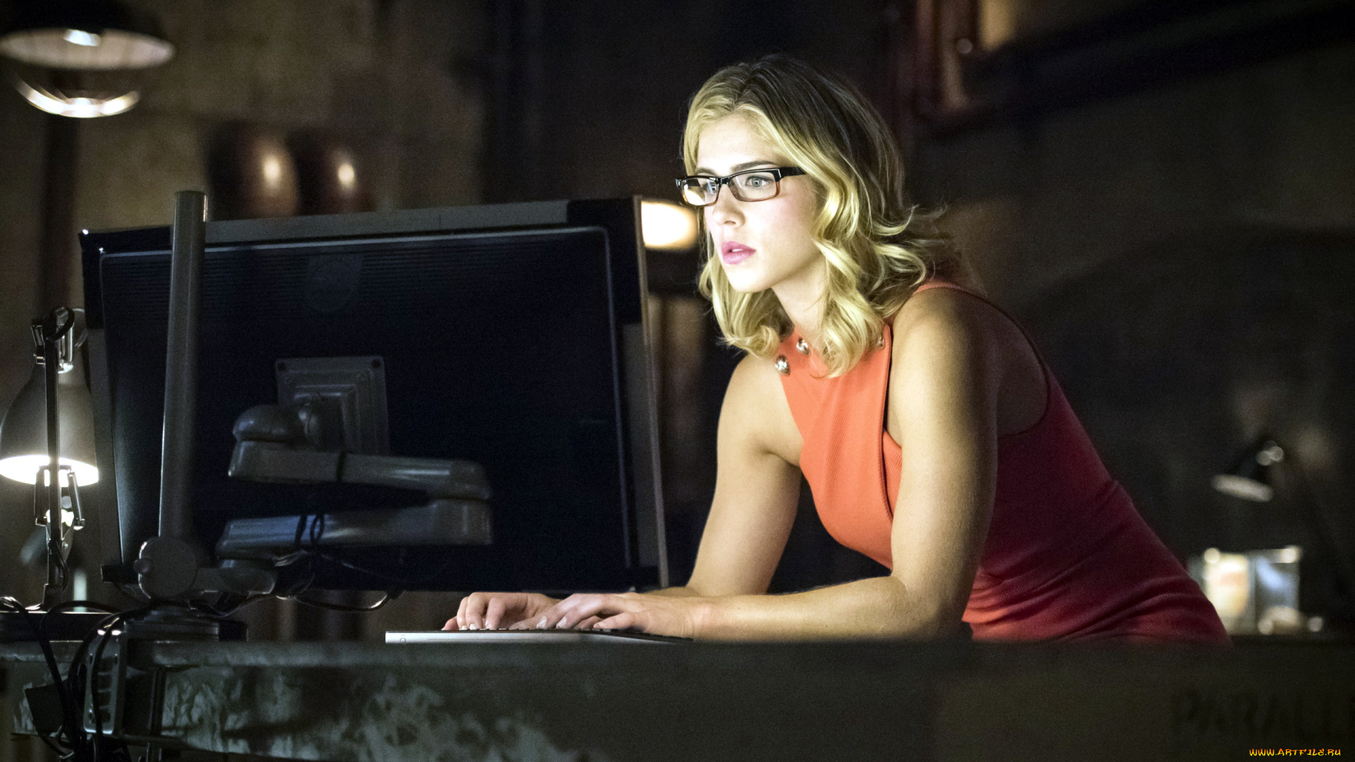 кино, фильмы, arrow, , сериал, felicity, smoak, emily, bett, rickards