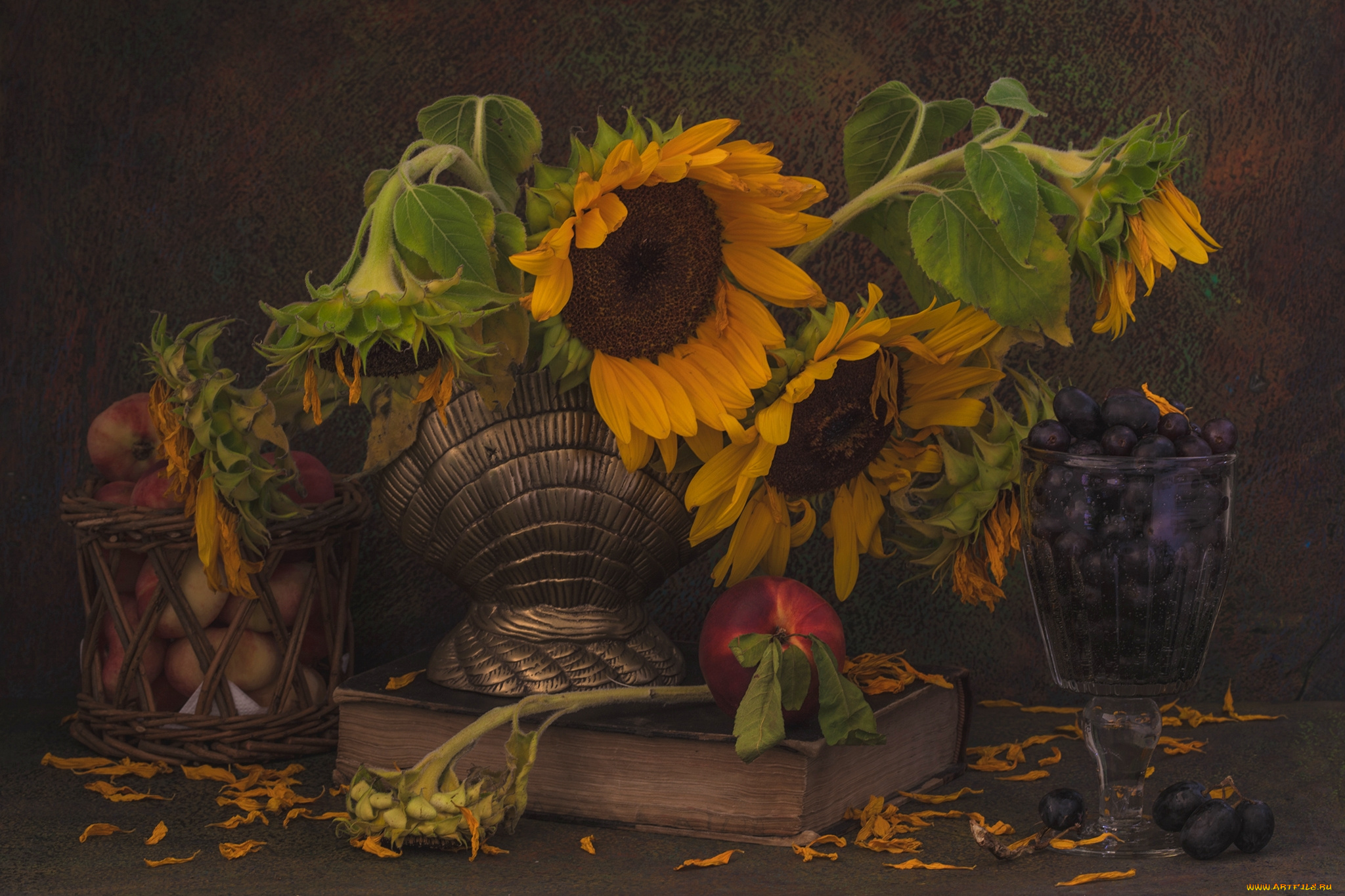 еда, натюрморт, персики, виноград, подсолнухи