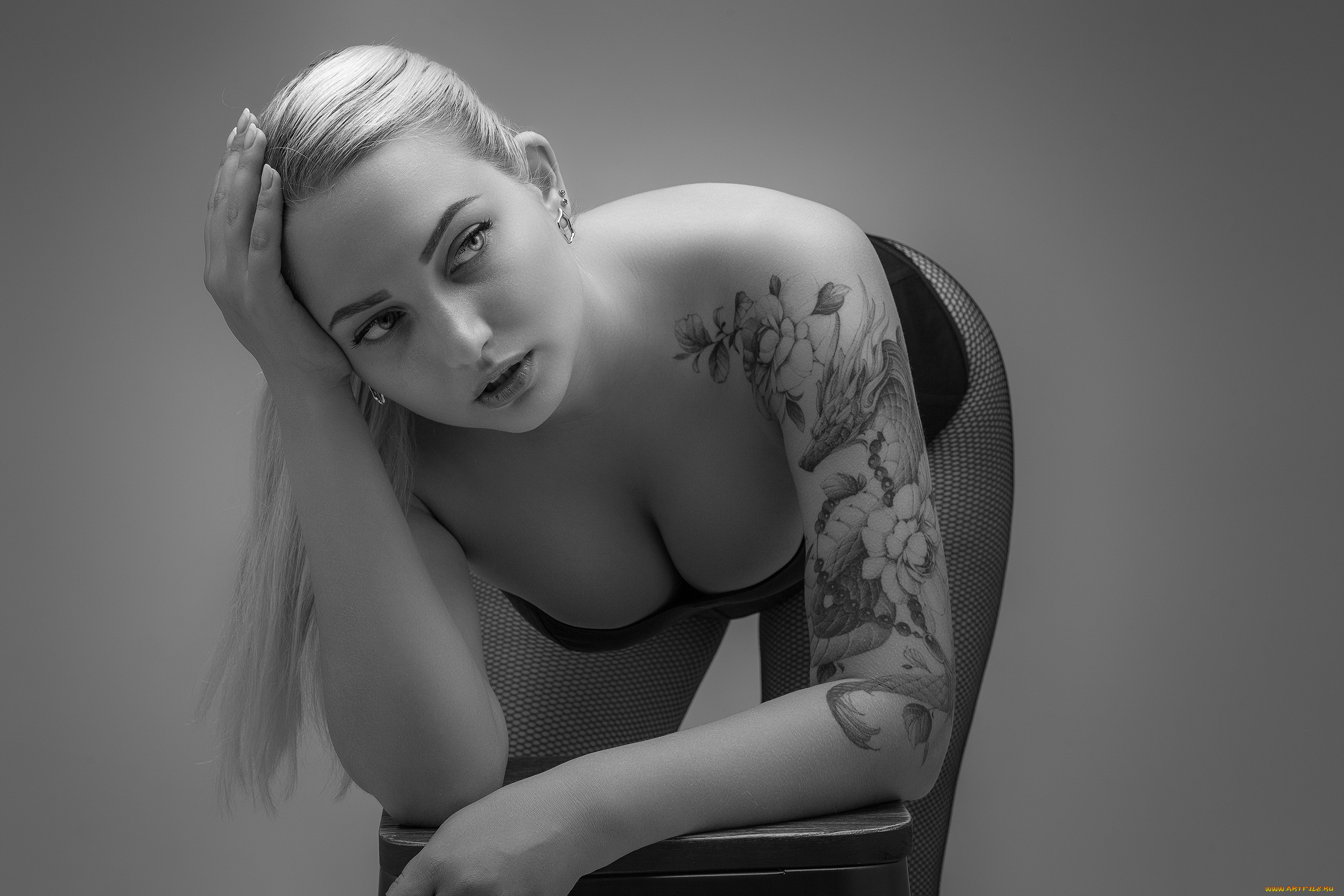 сексуальная, девушка, девушки, -, черно-белые, девушка, женщина, блондинка, светловолосая, сексуальная, модель, звезда, позирует, разная, обувь, верхняя, стильная, одежда, нижнее, эротическое, бельё, трусы, лифчик, колготки, чулки, аксессуары, макияж, и, множество, элементов, на, фотографии