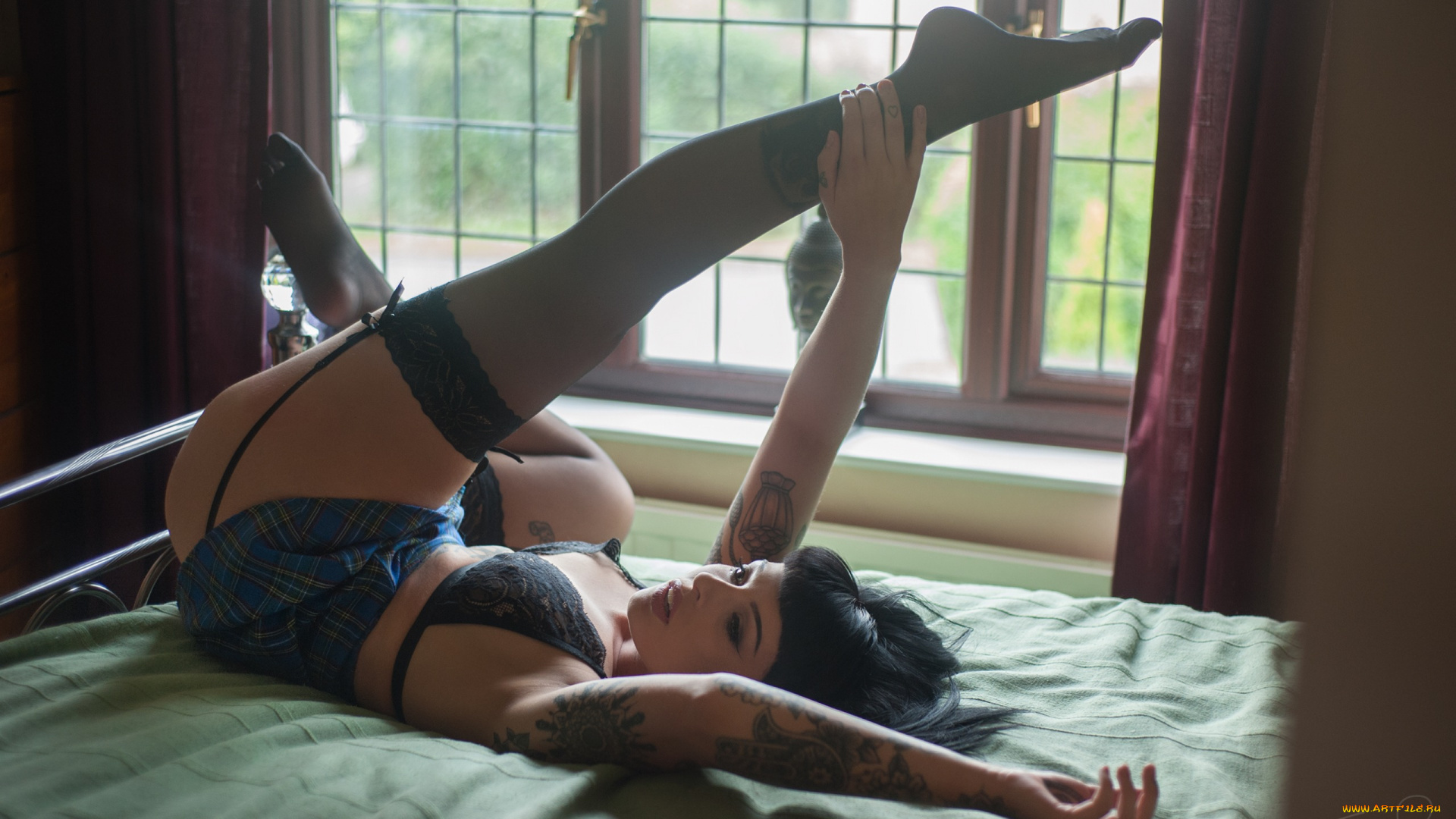 девушки, -unsort, , брюнетки, , шатенки, чулки, ноги, поза, beckah, suicide, rebecca-anne, latham, кровать, тату