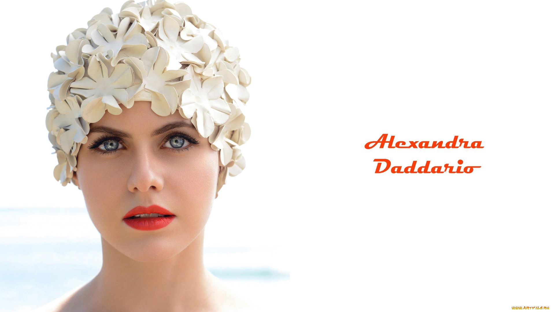 девушки, alexandra, daddario, цветы, чепчик, взгляд, лицо, александра, дадарио