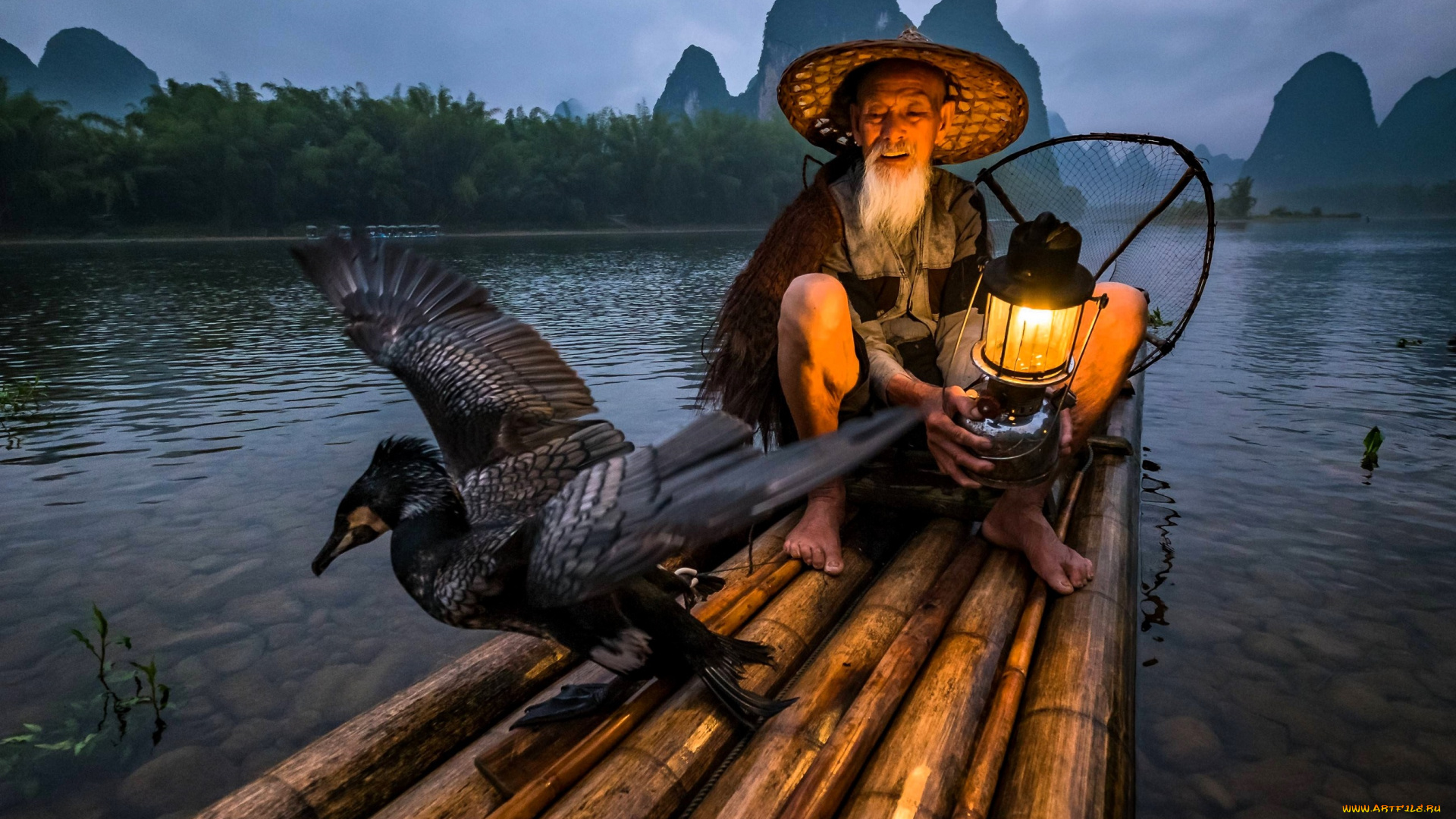разное, рыбалка, , рыбаки, , улов, , снасти, старик, рыбак, фонарь, плот, баклан, птица, река, горы