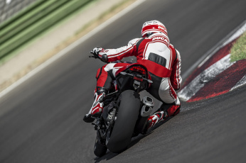 Картинка спорт мотоспорт скорость гонки