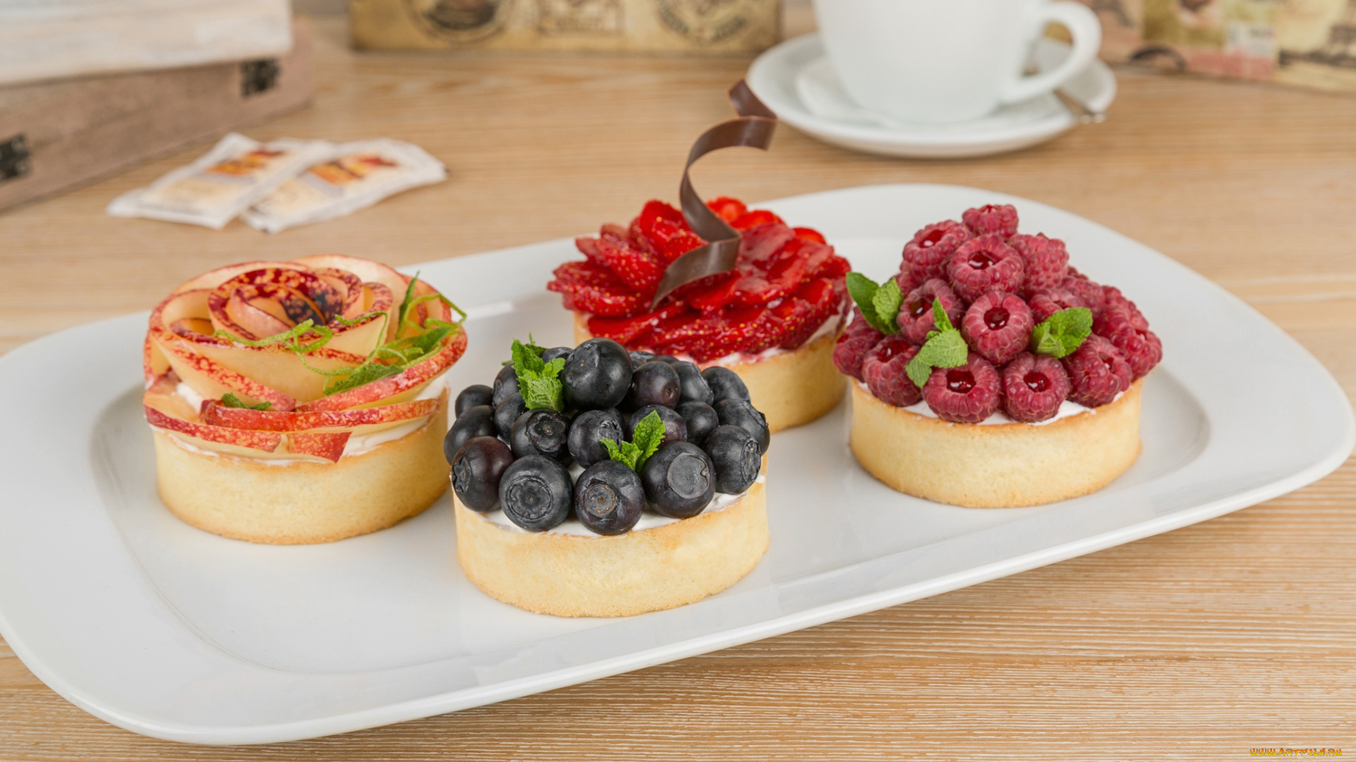 еда, пирожные, , кексы, , печенье, ягоды, малина, яблоко, голубика, кофе, клубника