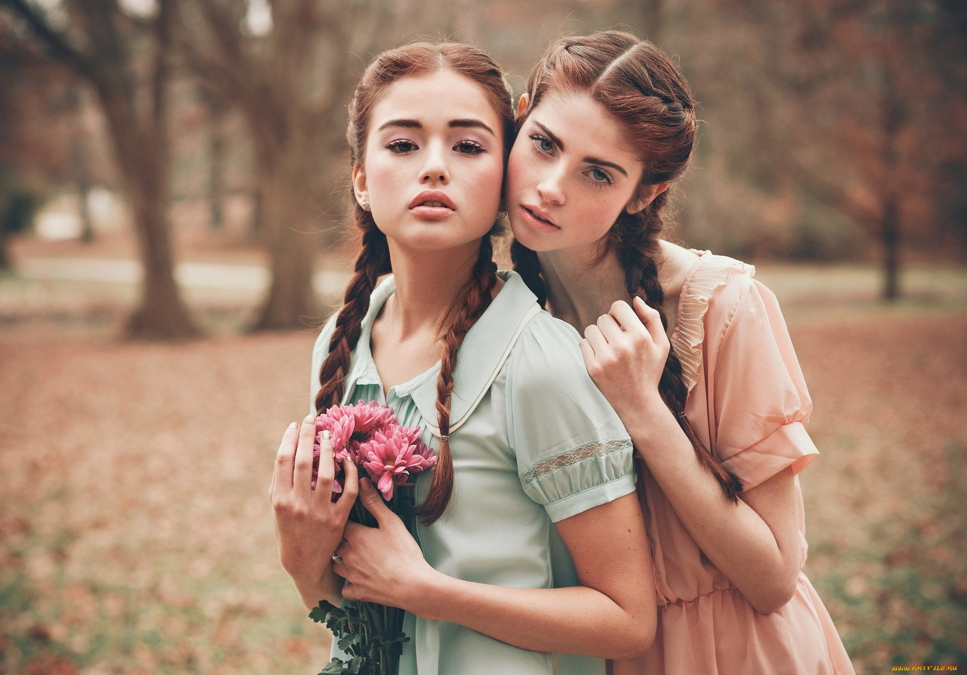 девушки, -unsort, , рыжеволосые, и, другие, природа, азиатка, косички, рыжеволосые, молодые, две, поза, веснушки, макияж, взгляд, стоят, ona, morgan, девчонки