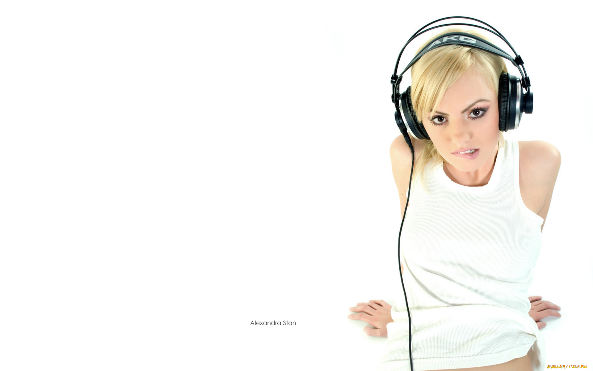 музыка, alexandra, stan, белая, майка, наушники