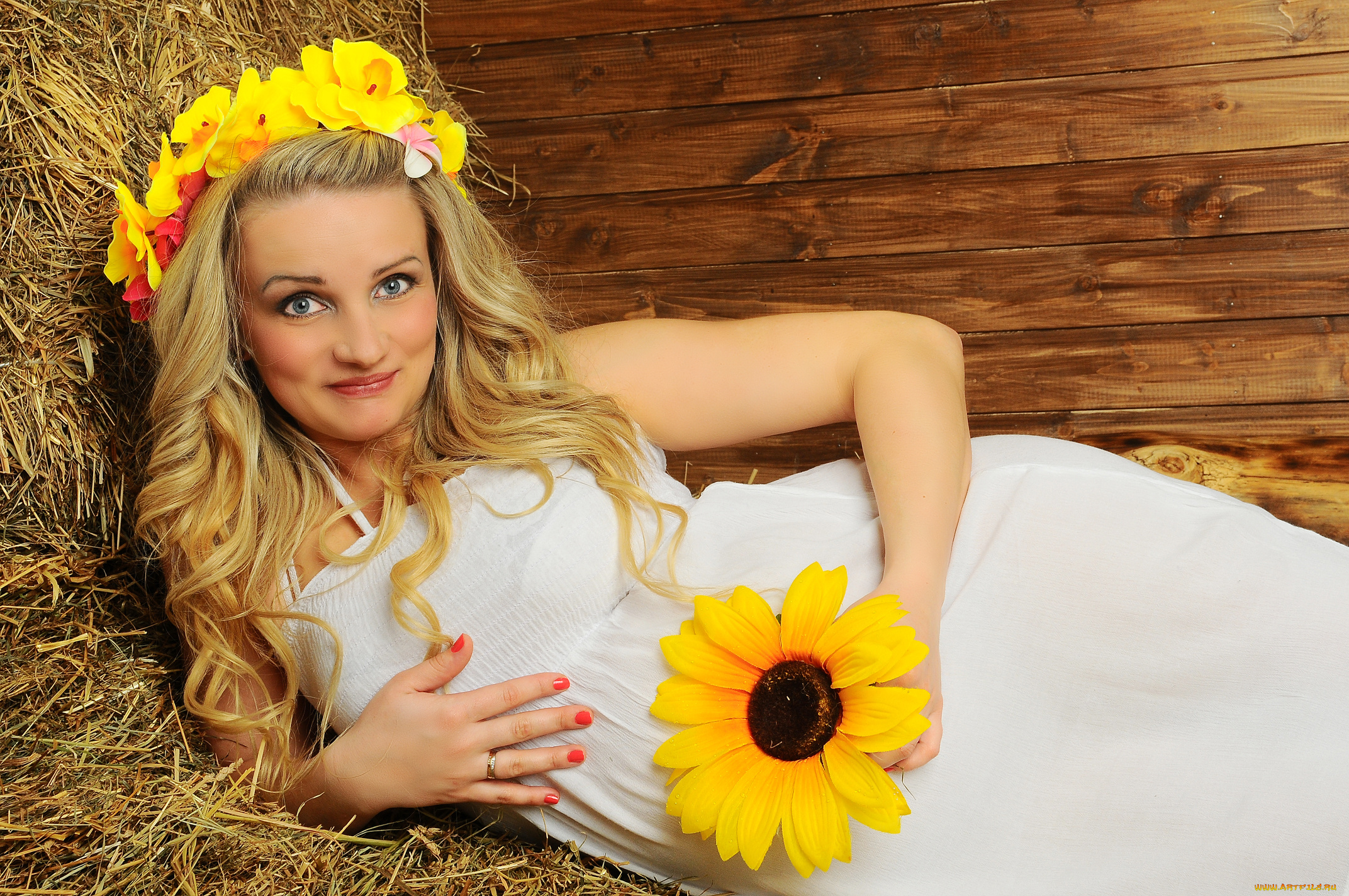девушки, -unsort, , блондинки, блондинка, улыбка, венок, сено, сарафан, подсолнух