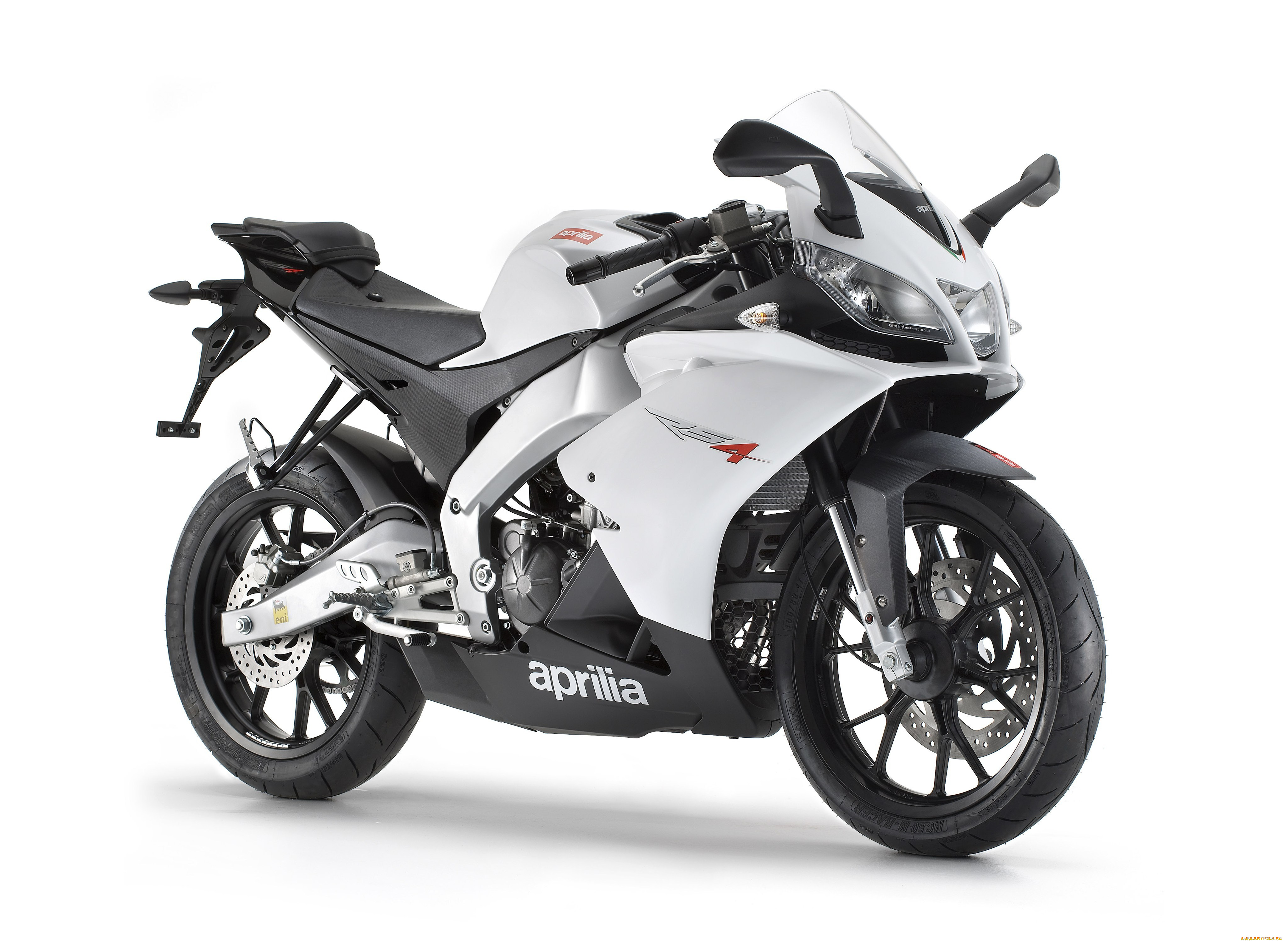 мотоциклы, aprilia, yamaha