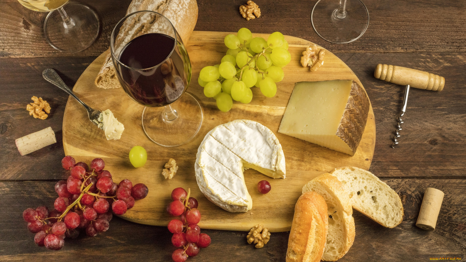 еда, сырные, изделия, стол, вино, сыр, бокалы, хлеб, виноград, пробки, доска, вилка, штопор, грецкий, орех