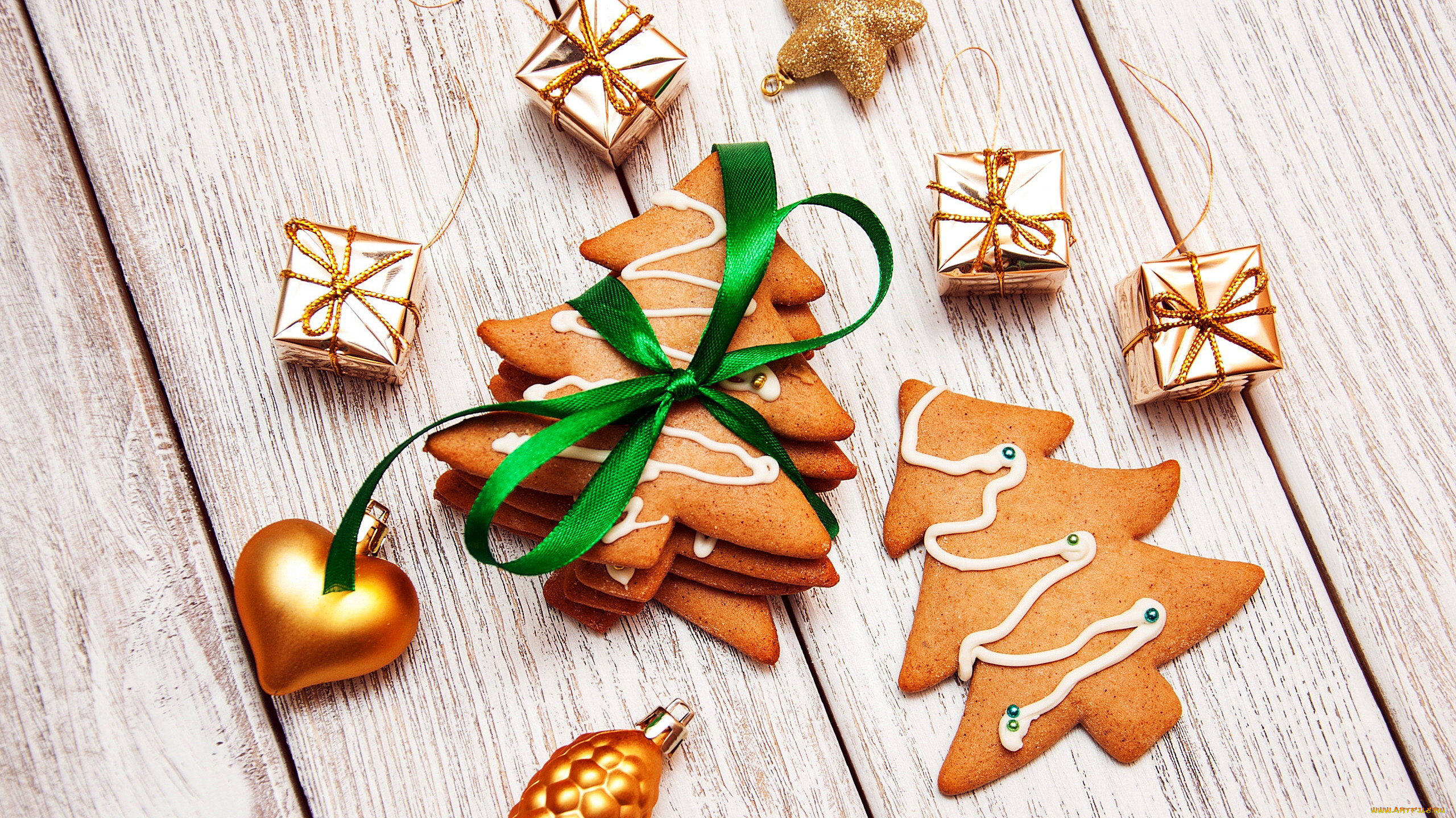 праздничные, угощения, сердечко, пряники, елочки