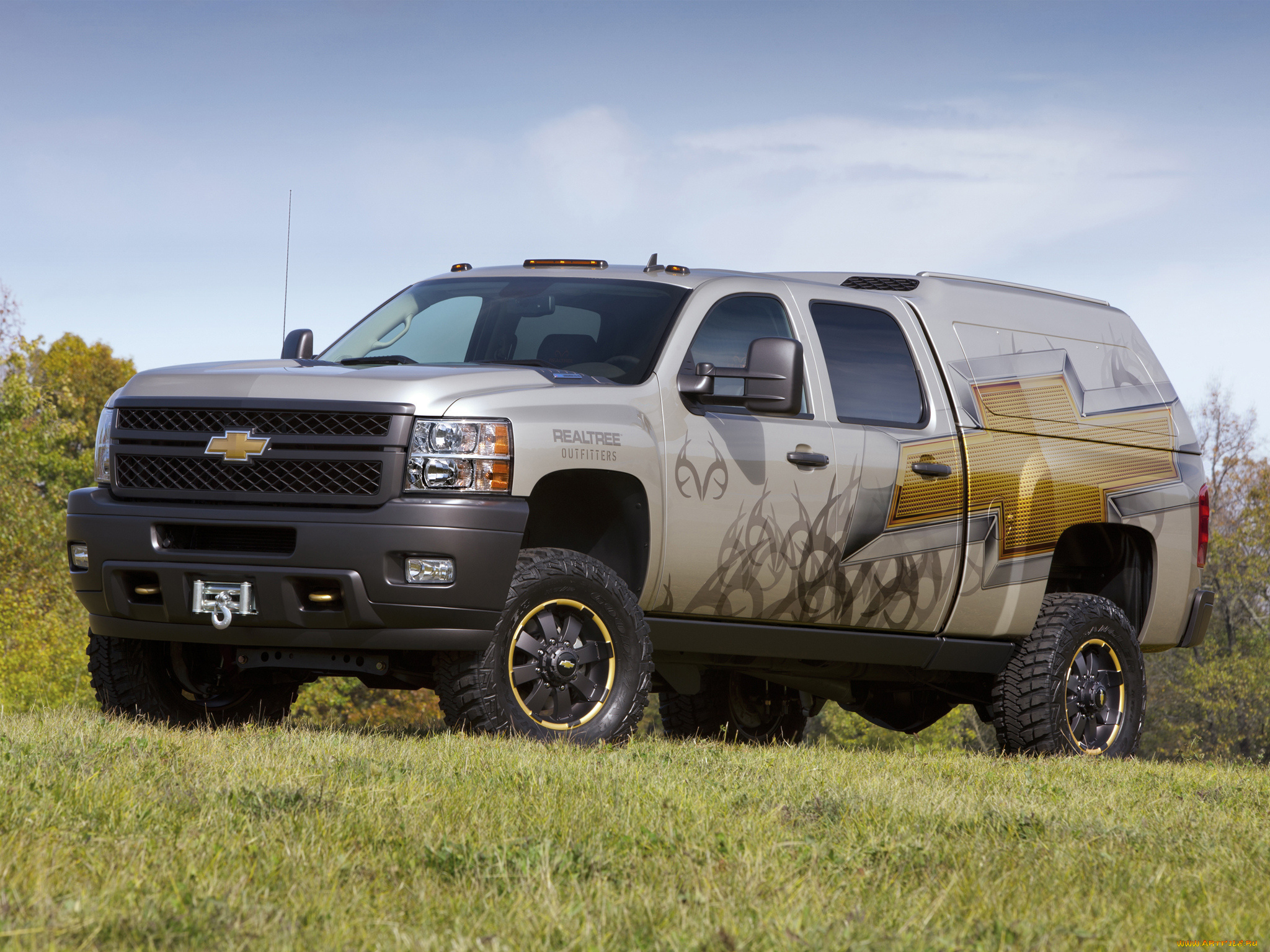 автомобили, chevrolet, джип, silverado, шевроле, внедорожник, 2500, hd, концепт, realtree, concept, небо, сильверадо, передок, трава
