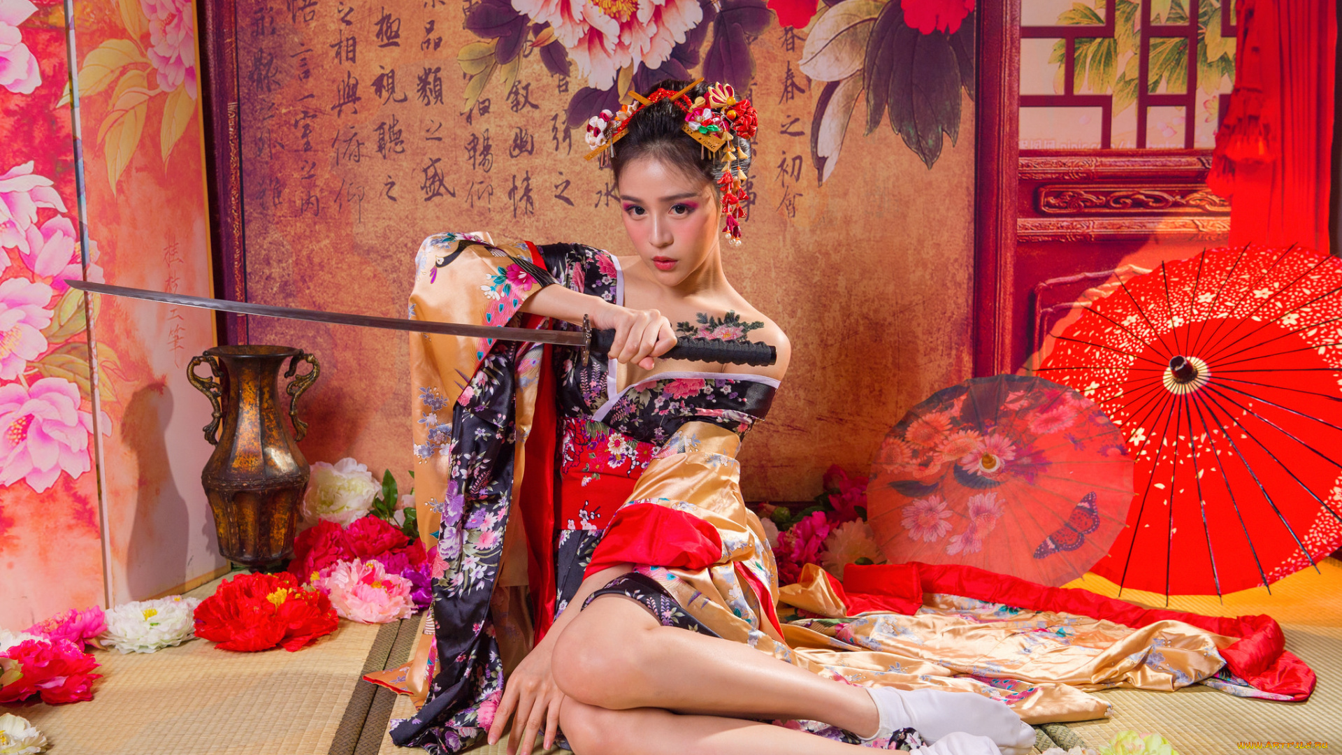 девушки, -unsort, , азиатки, японское, кимоно, катана, гейша, ножки, женщины, в, помещении, декольте, носки, японский, зонт, брюнетка, смотрит, на, зрителя, татами, цветы, модель