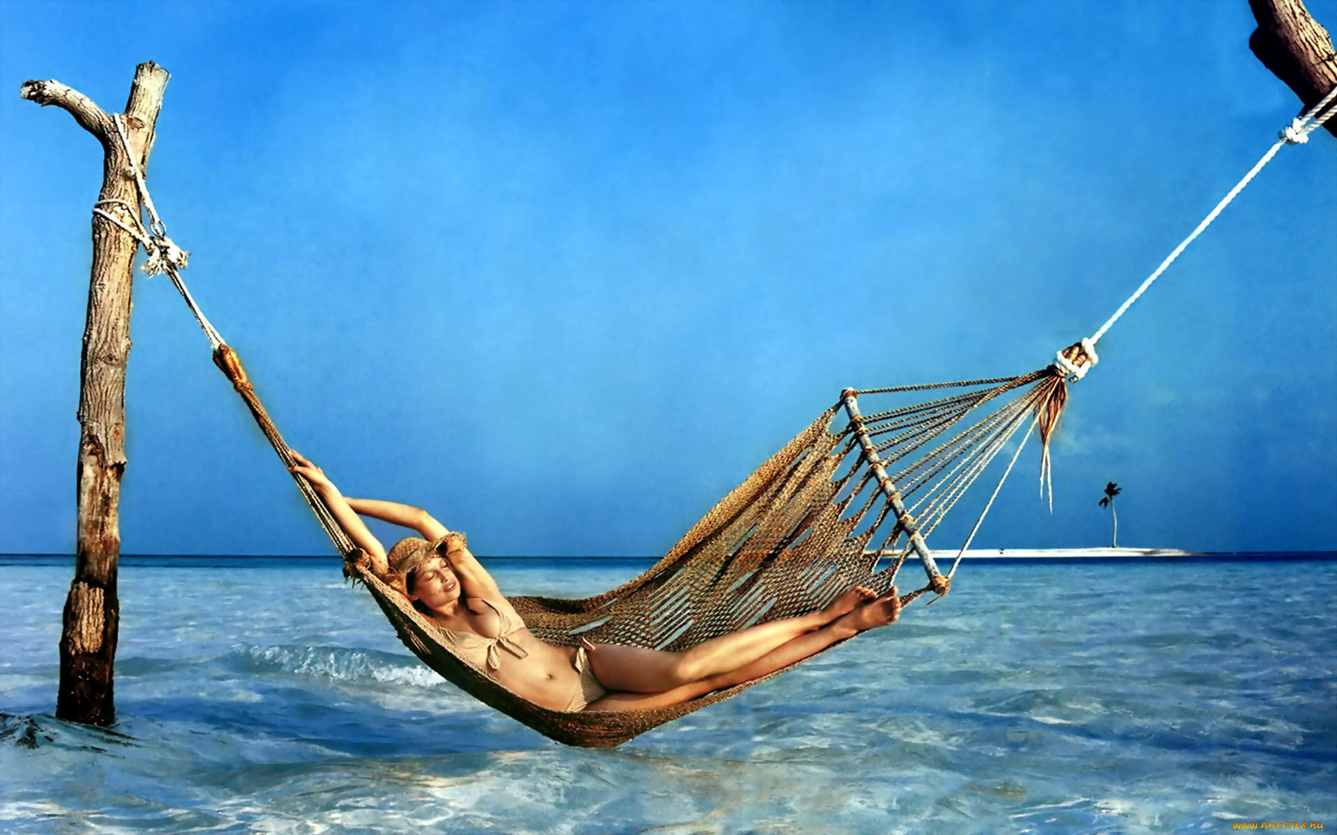 девушки, laetitia, casta, модель, шляпа, купальник, гамак, море