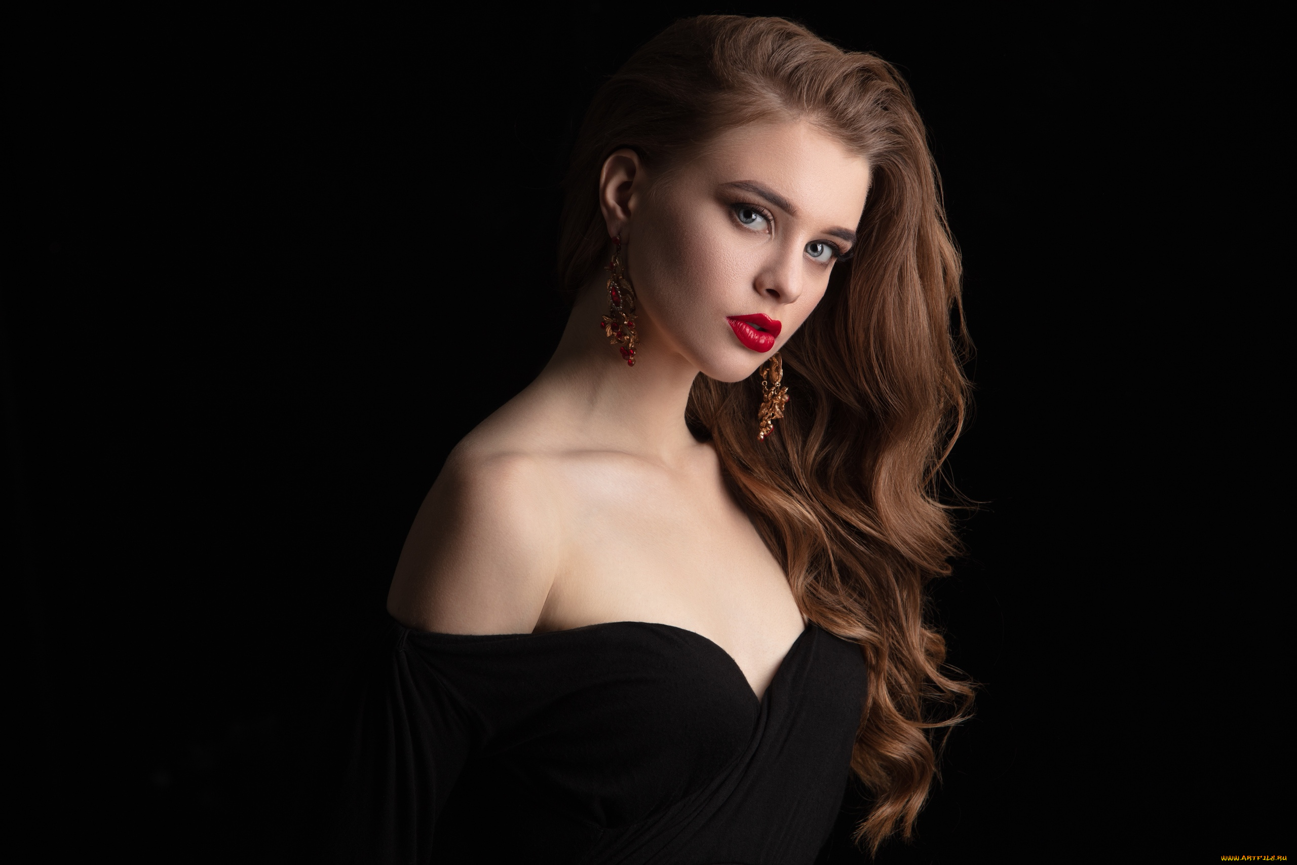 девушки, -unsort, , лица, , портреты, портрет, простой, фон, брюнетка, длинные, волосы, черный, красная, помада, лицо