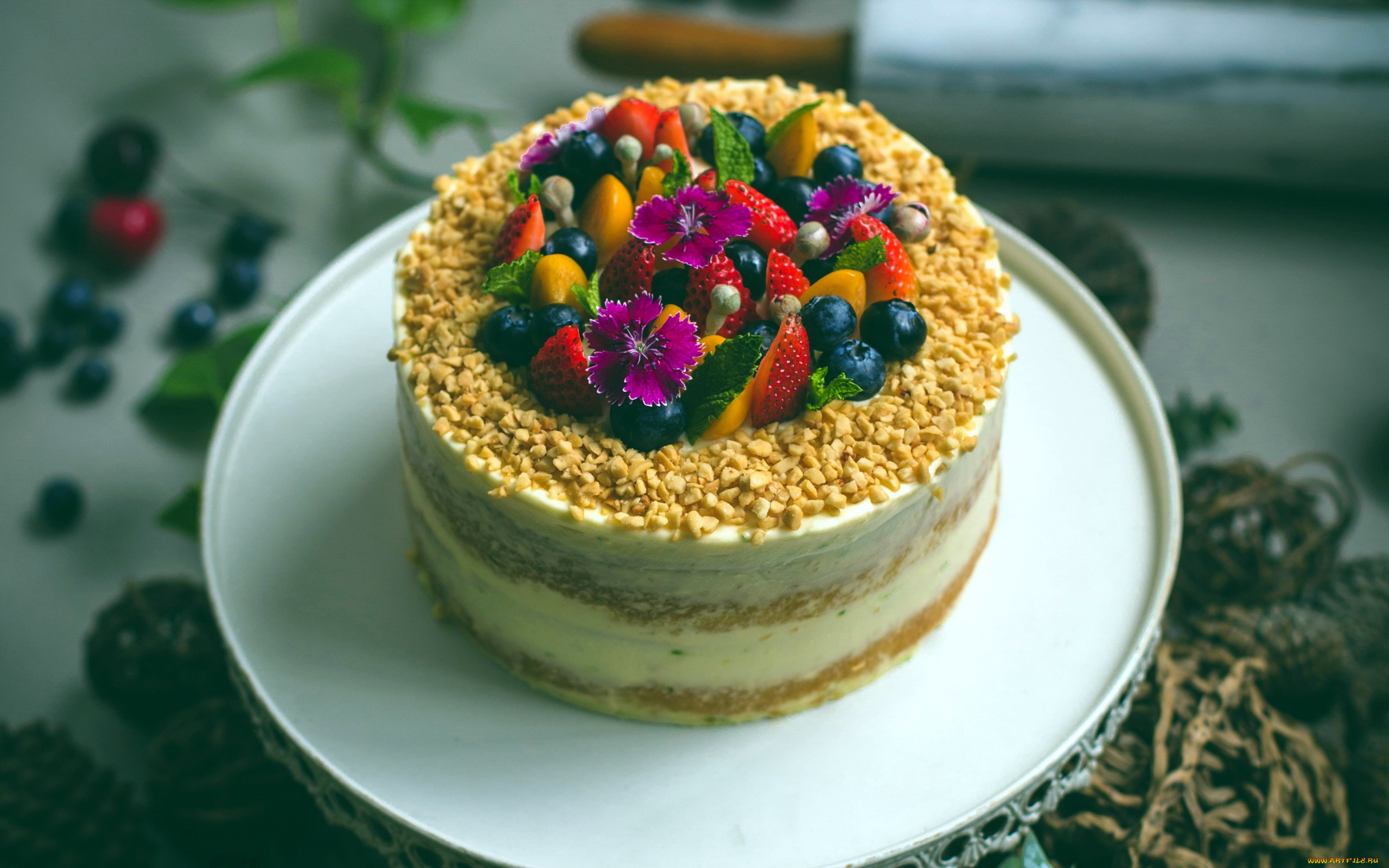 еда, торты, клубника, торт, орехи, черника, мята