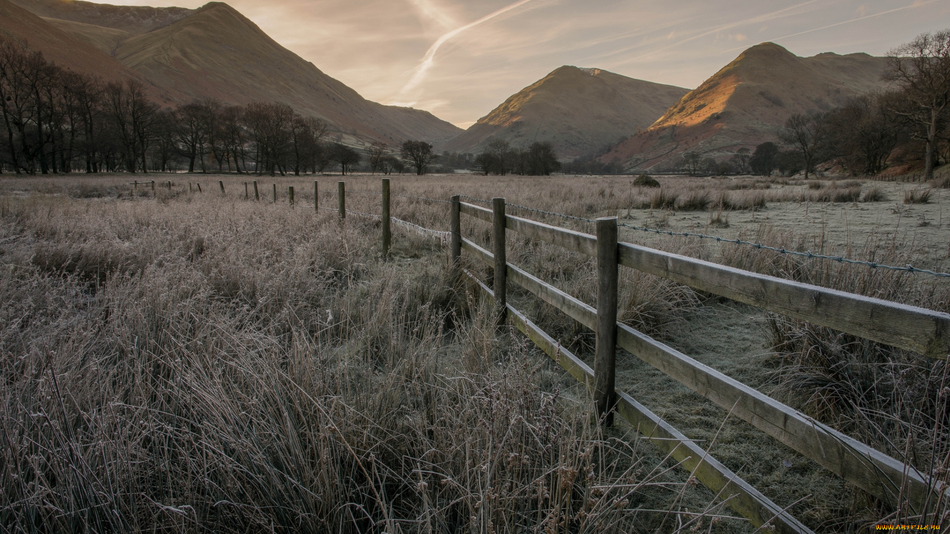 природа, поля, иней, трава, забор, горы