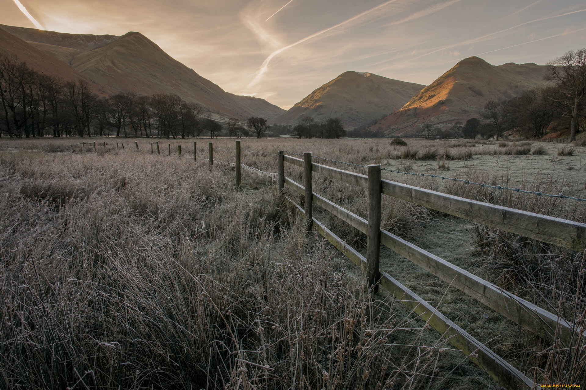 природа, поля, иней, трава, забор, горы