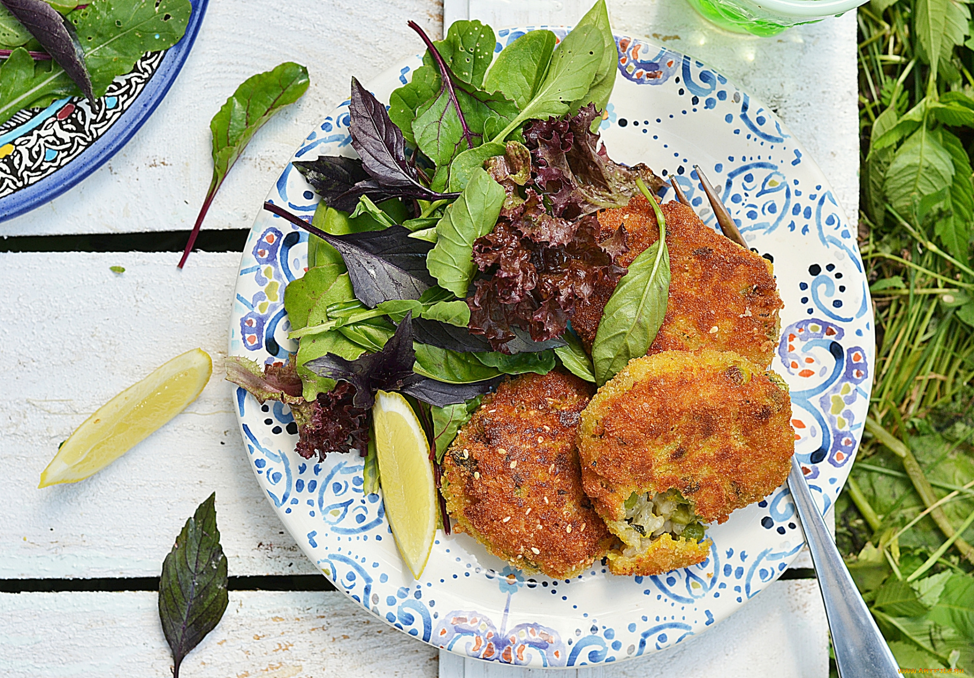 еда, мясные, блюда, котлеты, зелень, долька, лимона