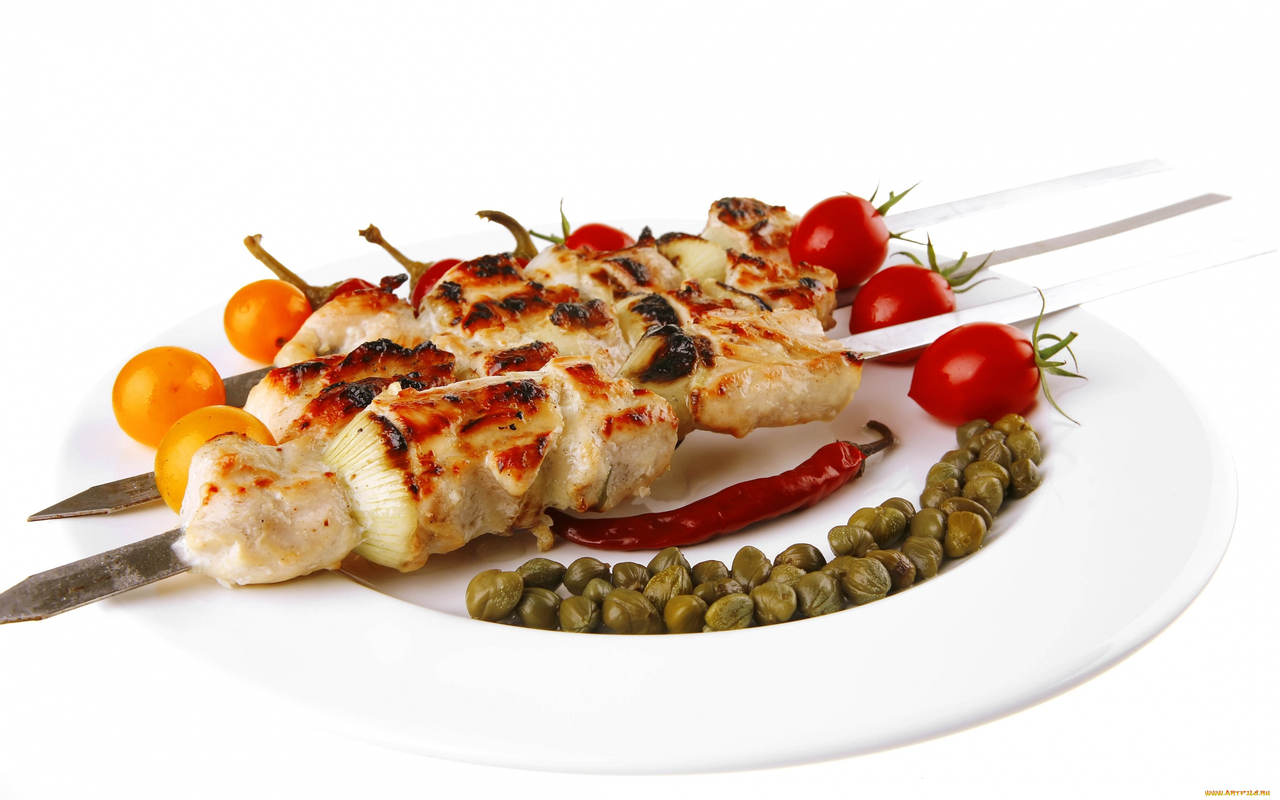 еда, шашлык, , барбекю, мясо, шампуры, помидоры, каперсы, перчик, острый