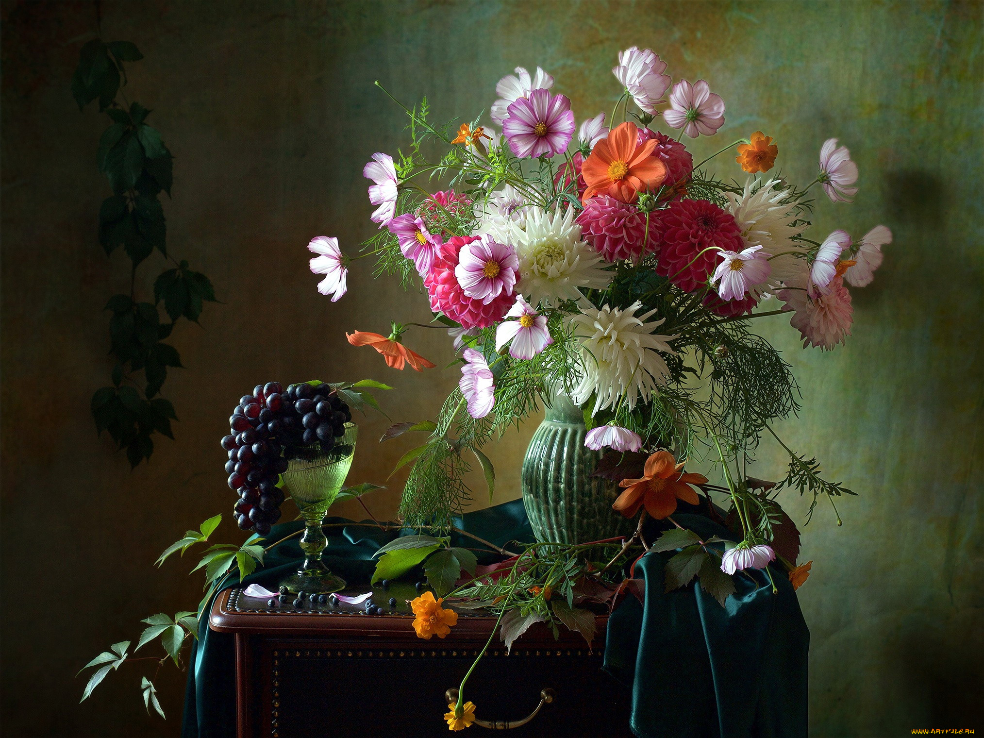 еда, натюрморт, букет, виноград, георгины, космея