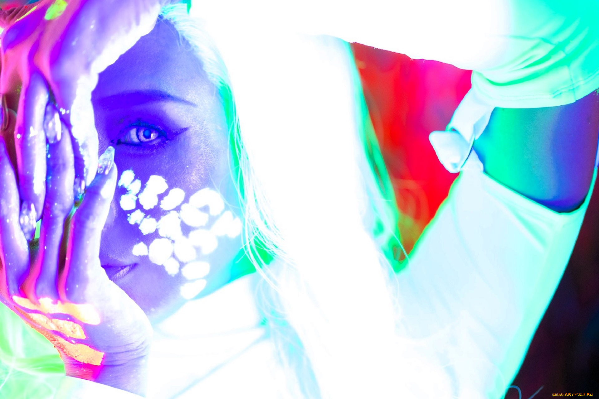 девушки, nonsummerjack, зеленые, волосы, купальник, неон, граффити, коридор, топ