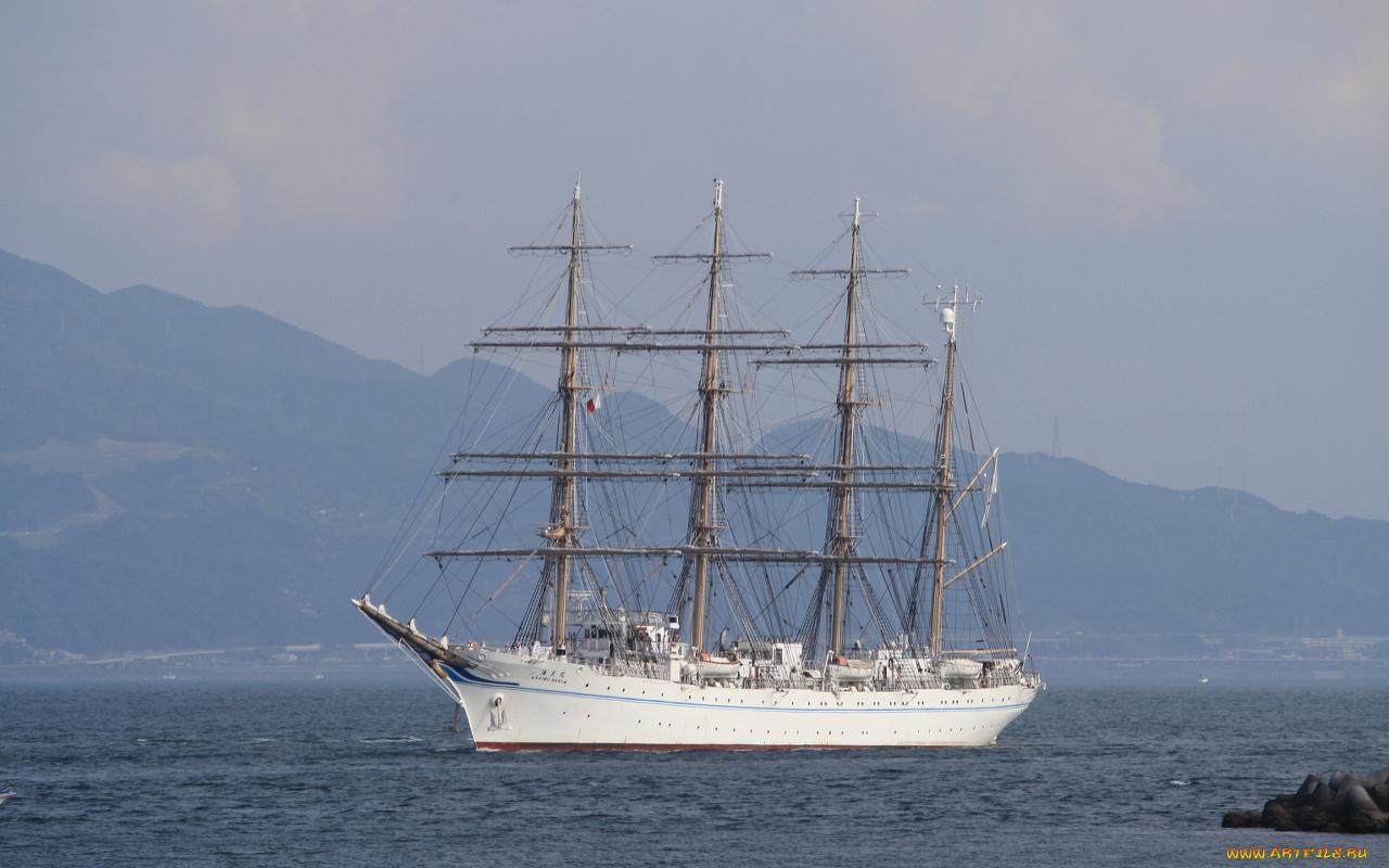 корабли, парусники