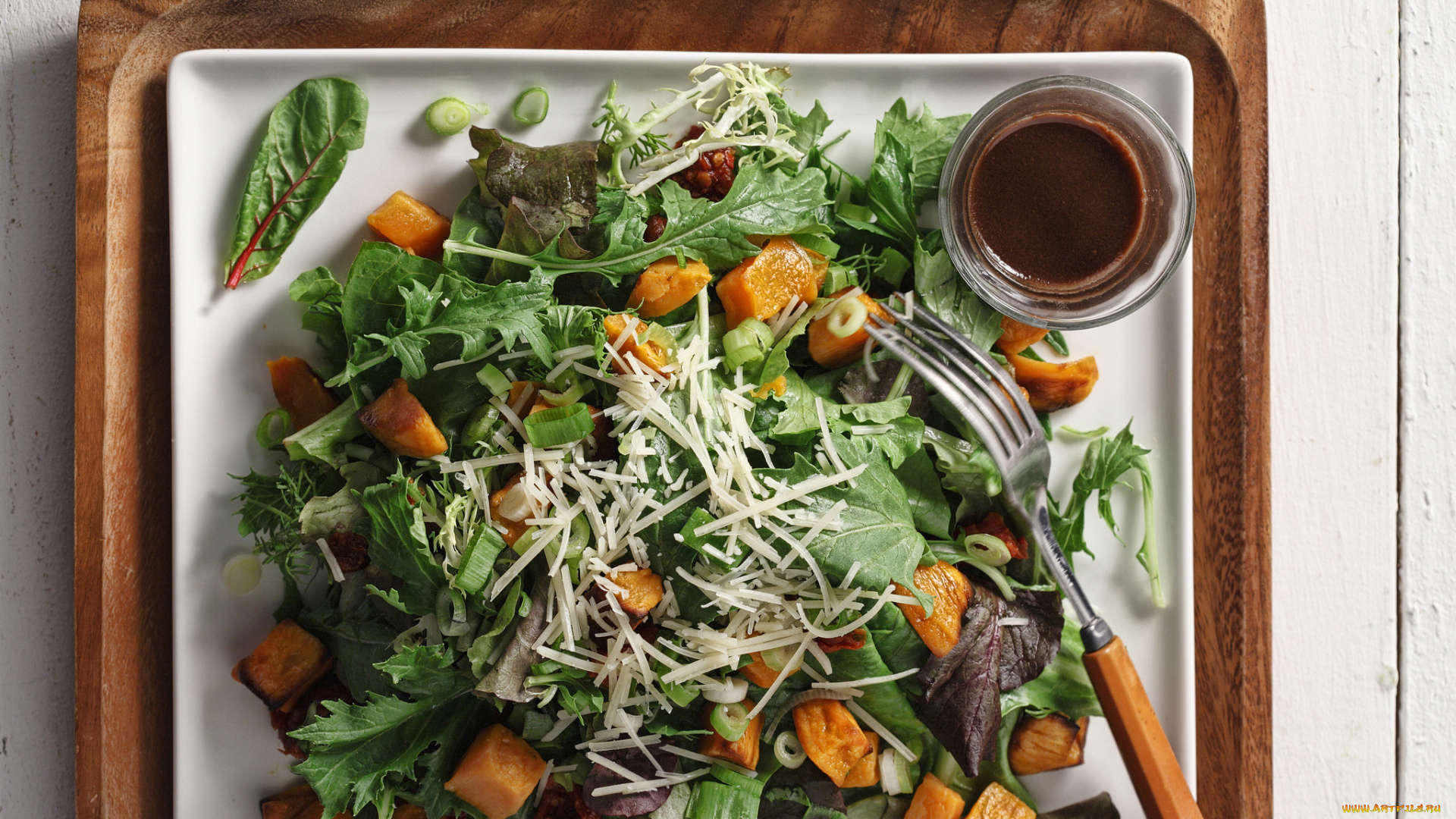 еда, салаты, , закуски, тарелка, поднос, вилка, фон, салат, соус, закуска