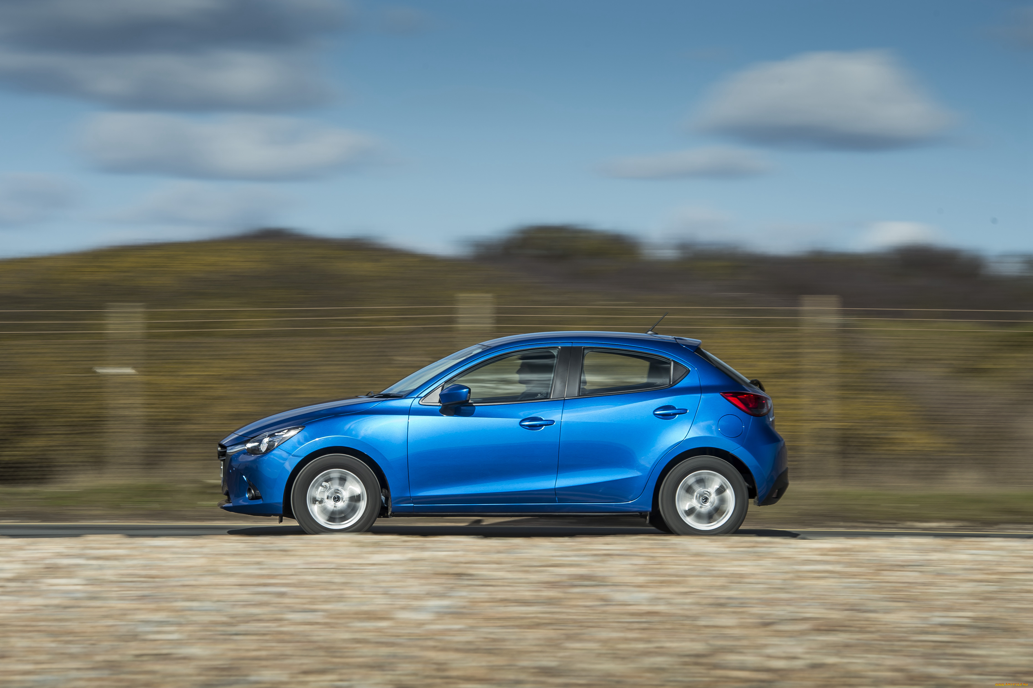 автомобили, mazda, синий, 2015г, uk-spec, mazda2