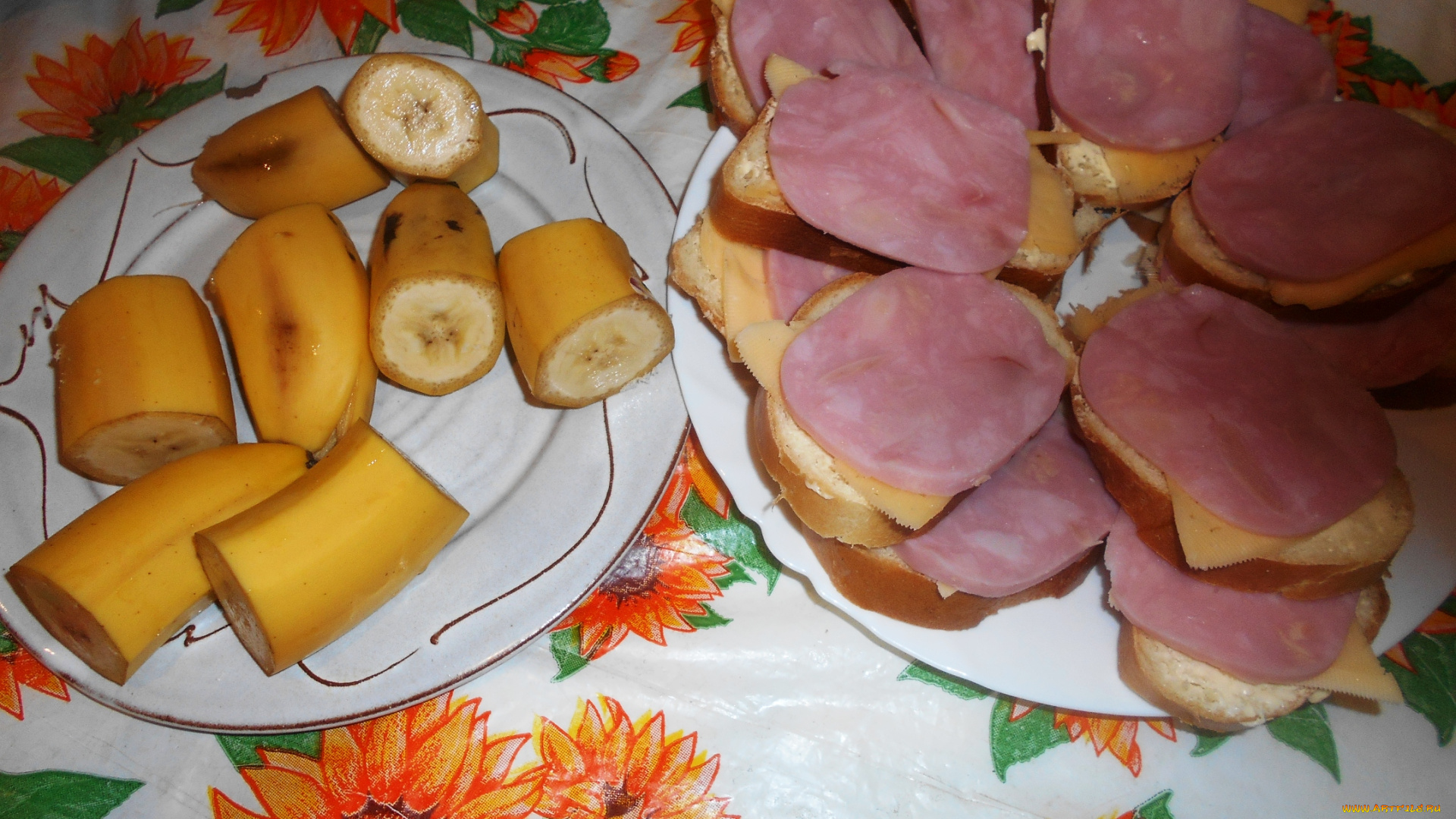 еда, бутерброды, , гамбургеры, , канапе, бананы, сыр, хлеб, колбаса