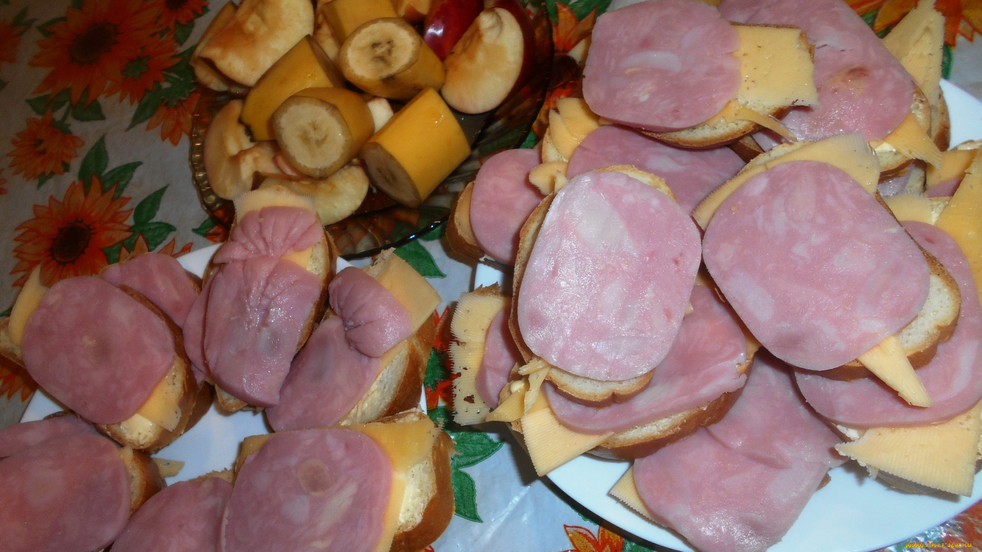 еда, бутерброды, , гамбургеры, , канапе, колбаса, хлеб, бананы, яблоки, сыр