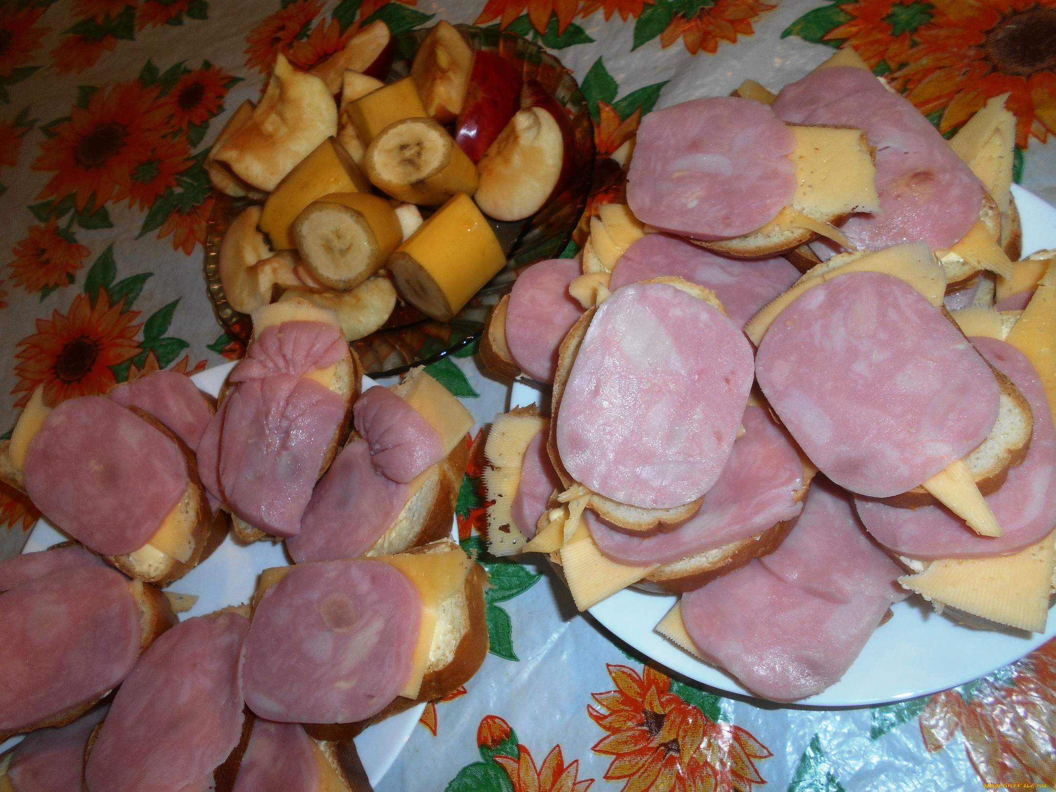 еда, бутерброды, , гамбургеры, , канапе, колбаса, хлеб, бананы, яблоки, сыр