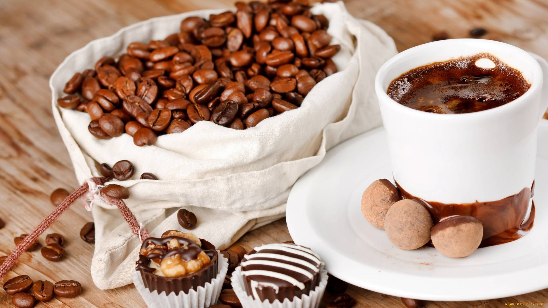 еда, кофе, , кофейные, зёрна, стол, мешочек, кофейные, зёрна, чашка, блюдце, шоколад, конфеты