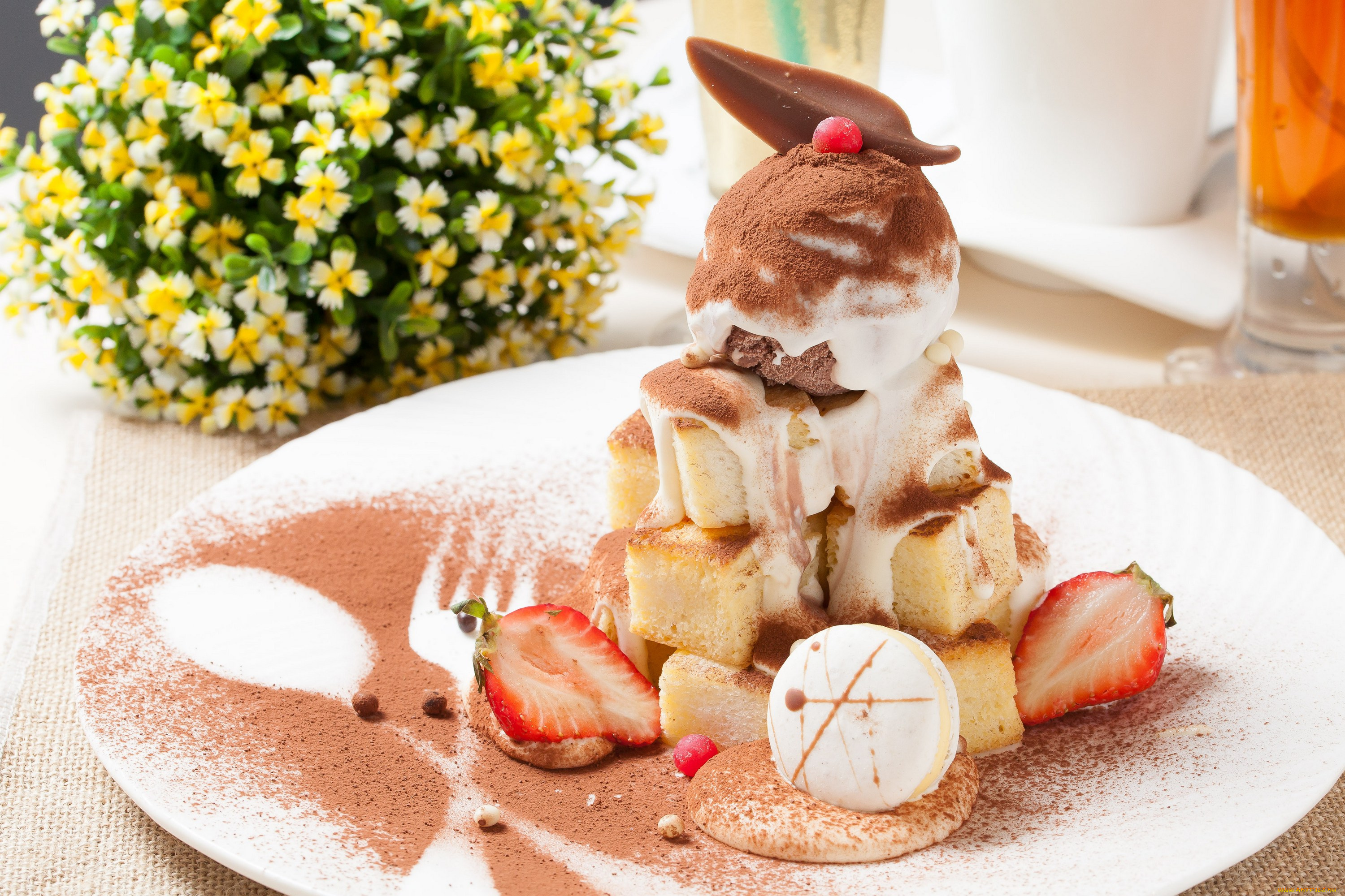 еда, мороженое, , десерты, клубника, макаруны, сладкое, десерт